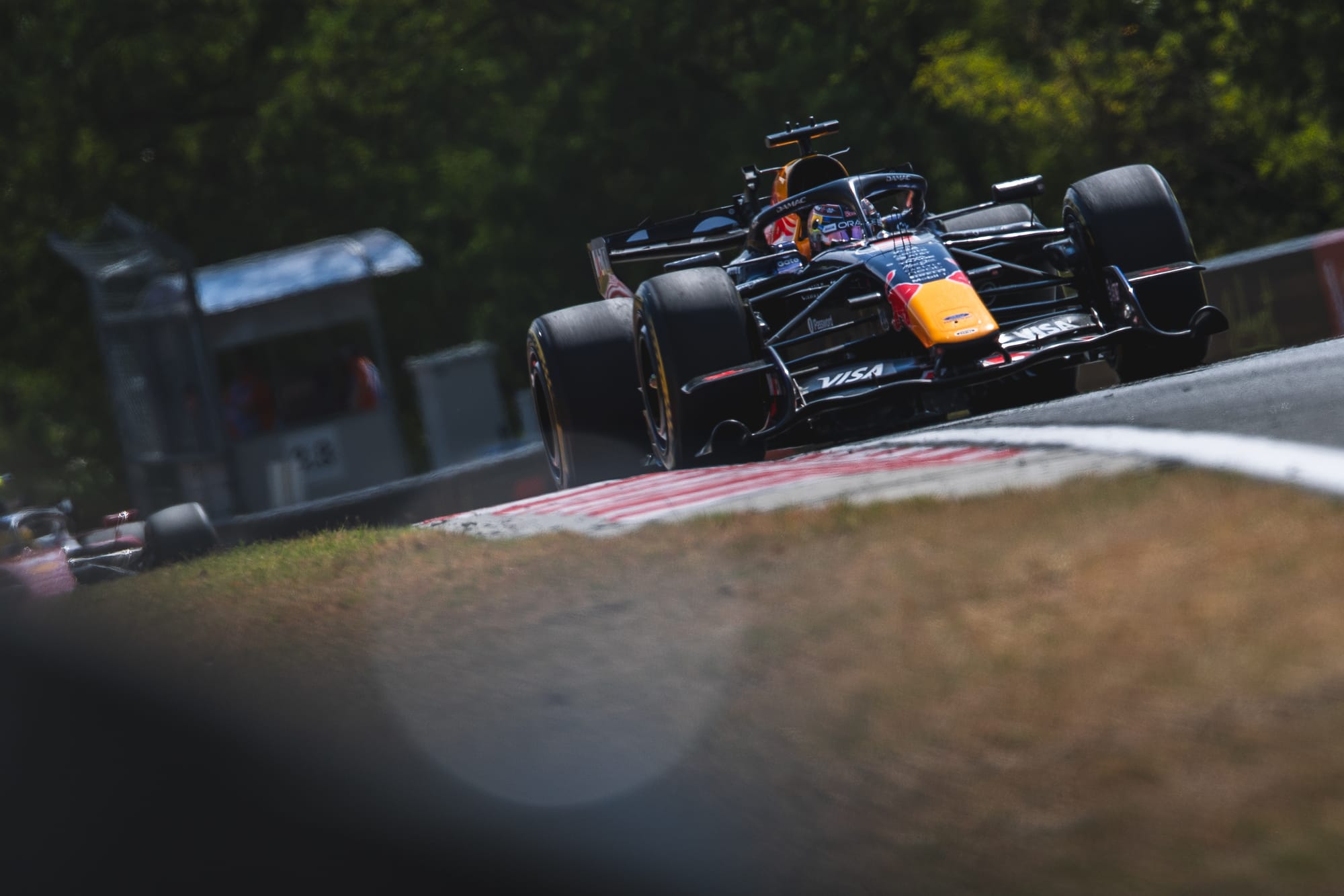 Verstappen traque une « dégradation » invisible sur sa Red Bull et s’inquiète de la sensibilité de la RB22