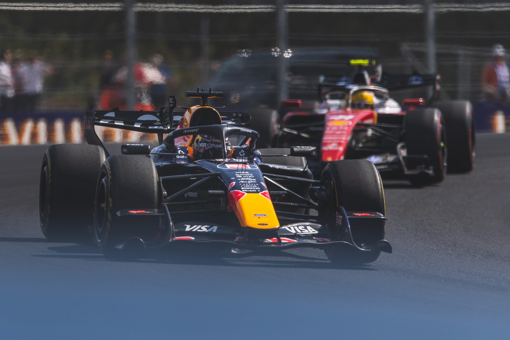 Pourquoi l’absence de jauge de batterie à l’écran brouille la lecture des Grands Prix de F1