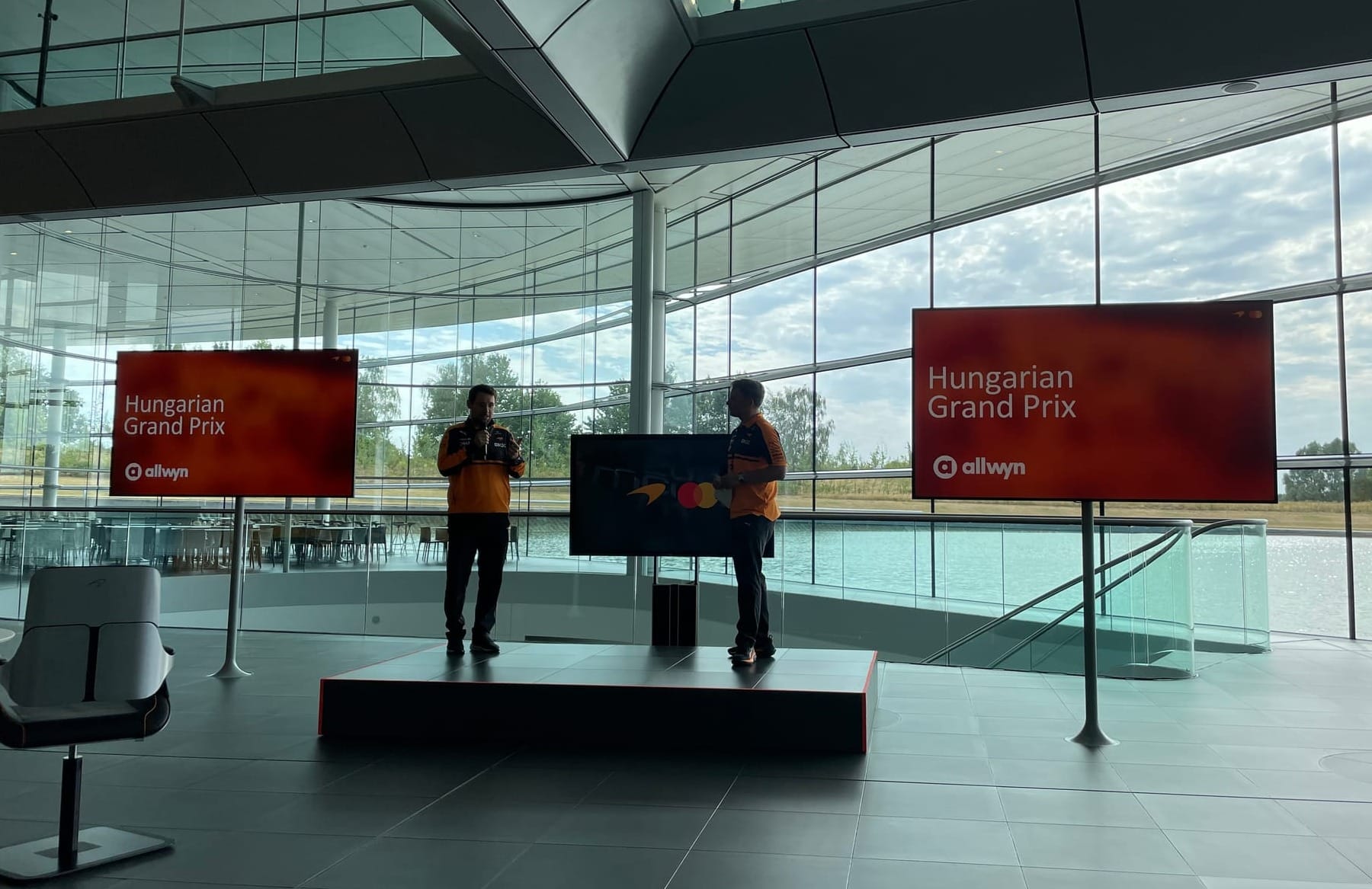 Une journée au cœur de McLaren révèle la vraie mécanique d’un week-end de F1