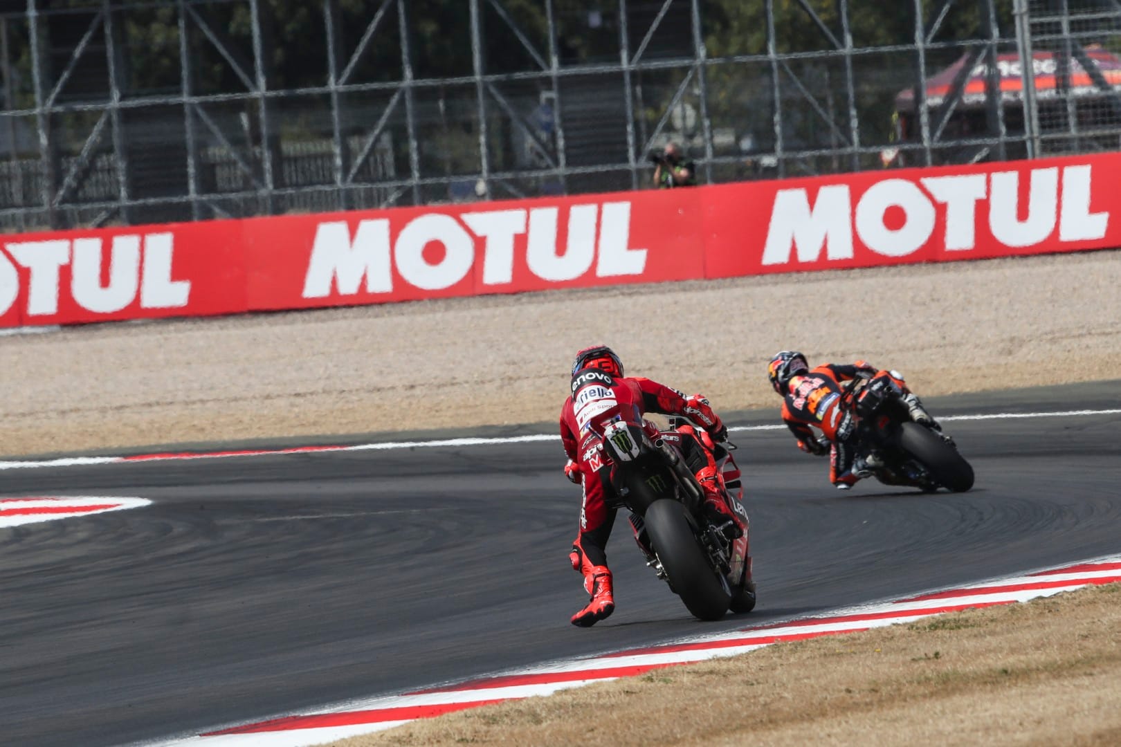 Ducati en difficulté à Silverstone: la gestion des pneus au centre des débats