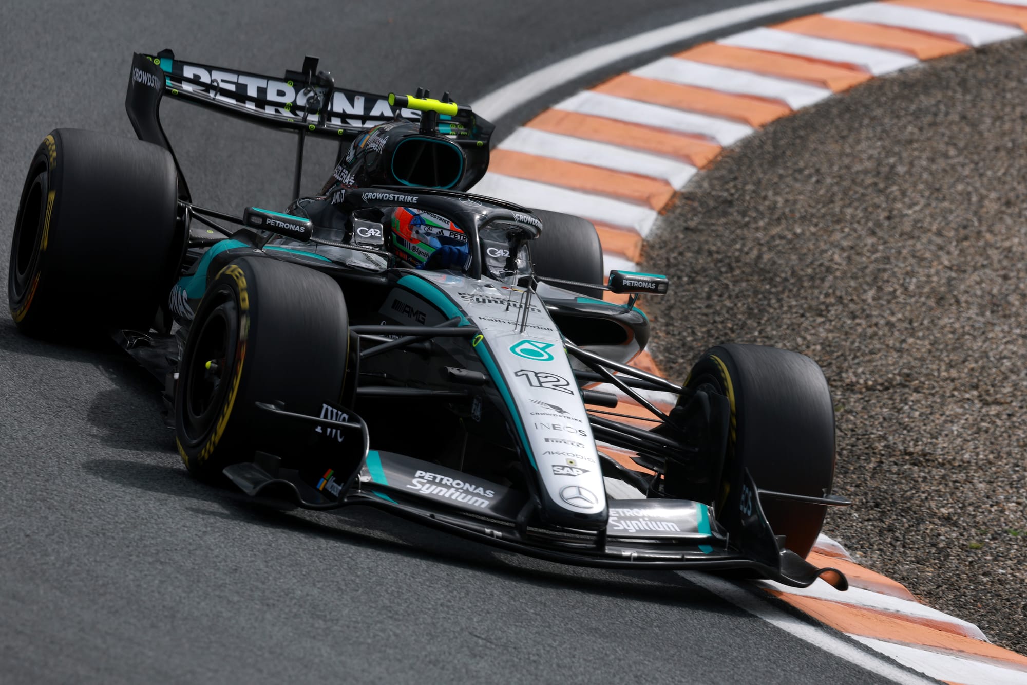 Antonelli lance la deuxième moitié de saison en tête à Zandvoort, Norris tout près