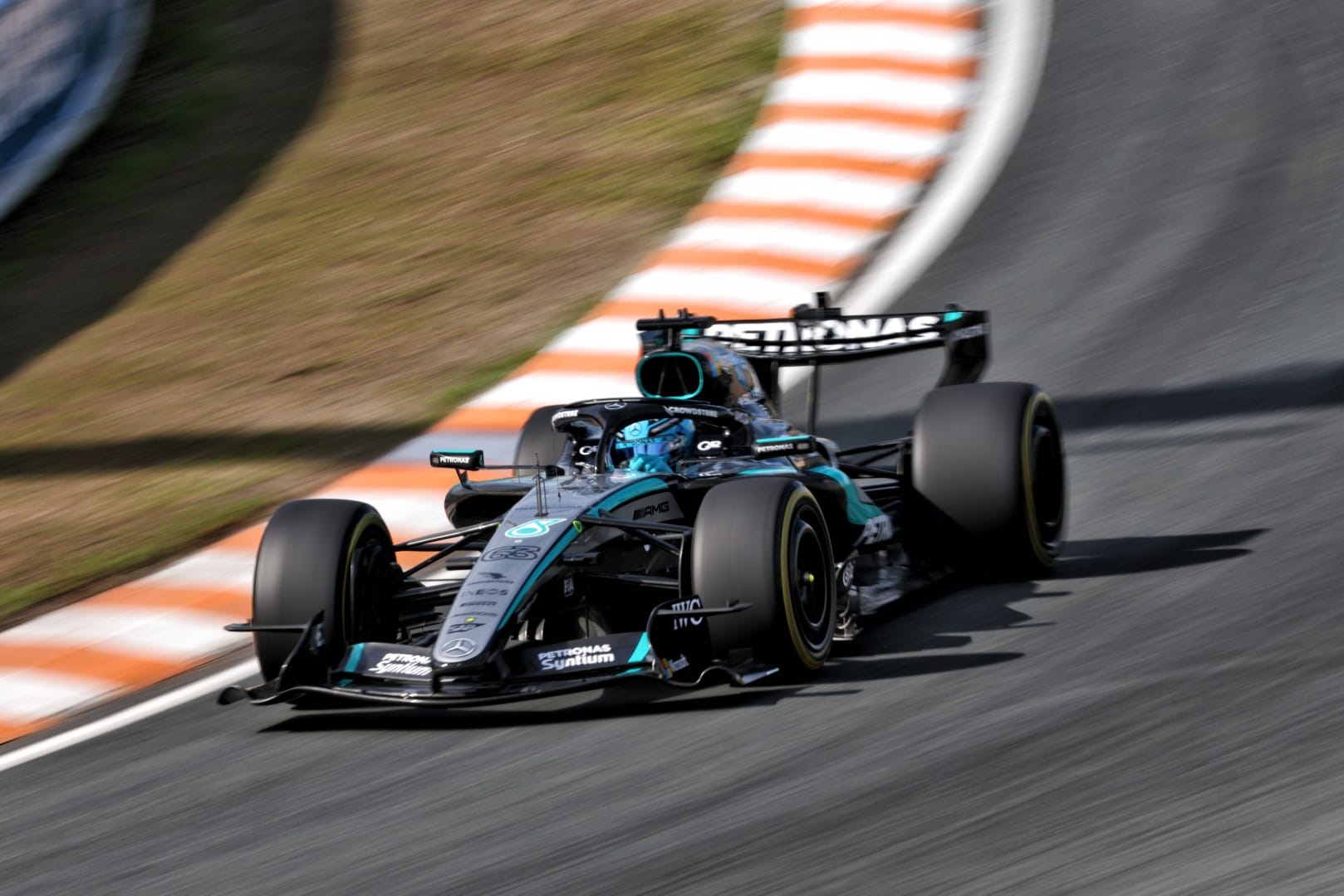 F1 à Zandvoort : Russell arrache la pole du sprint dans un mouchoir de poche