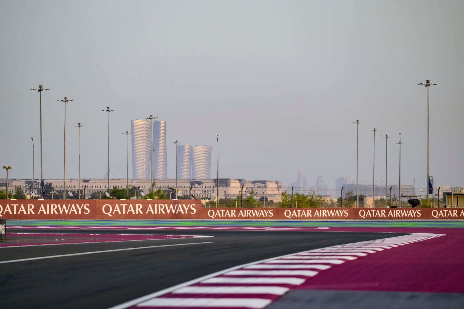 MotoGP : le Grand Prix du Qatar 2026 menacé d’annulation, le calendrier pourrait perdre une manche