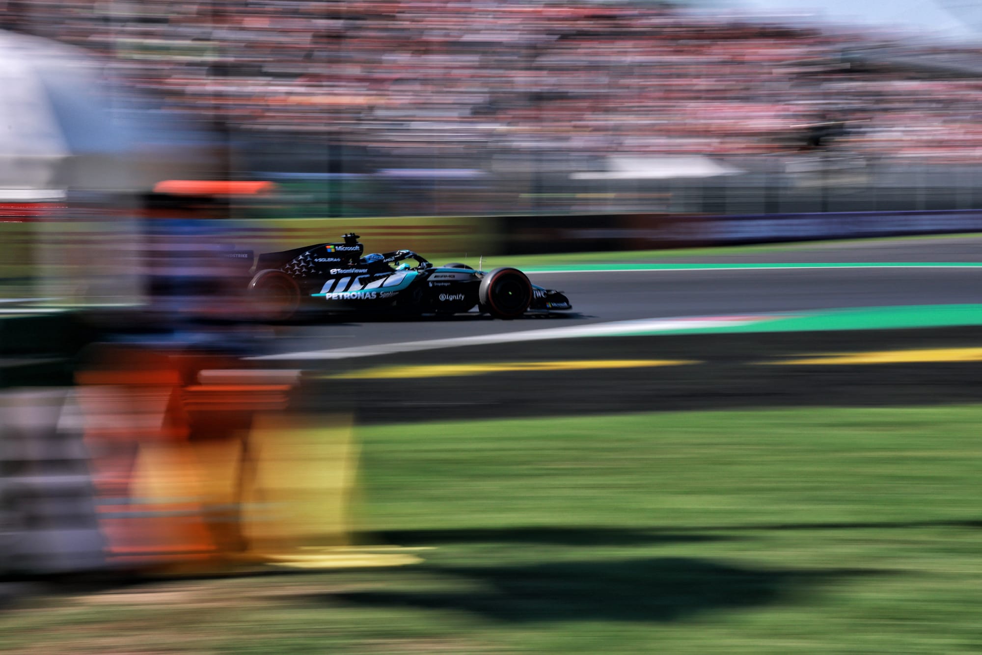 Monza EL2 : George Russell domine, Charles Leclerc se rate, Verstappen en difficulté