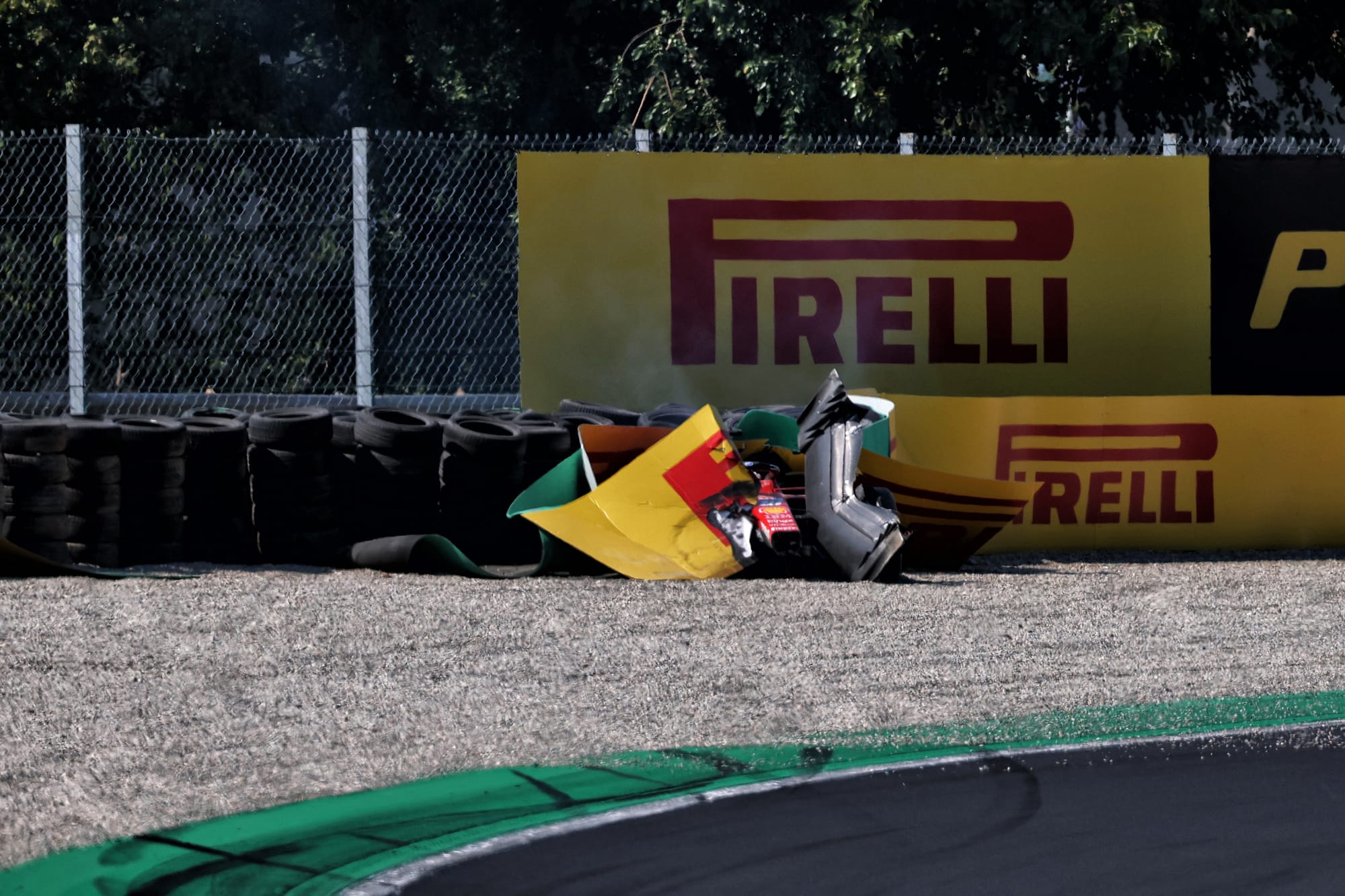 Drapeau rouge au Grand Prix d’Italie après le violent crash de Charles Leclerc