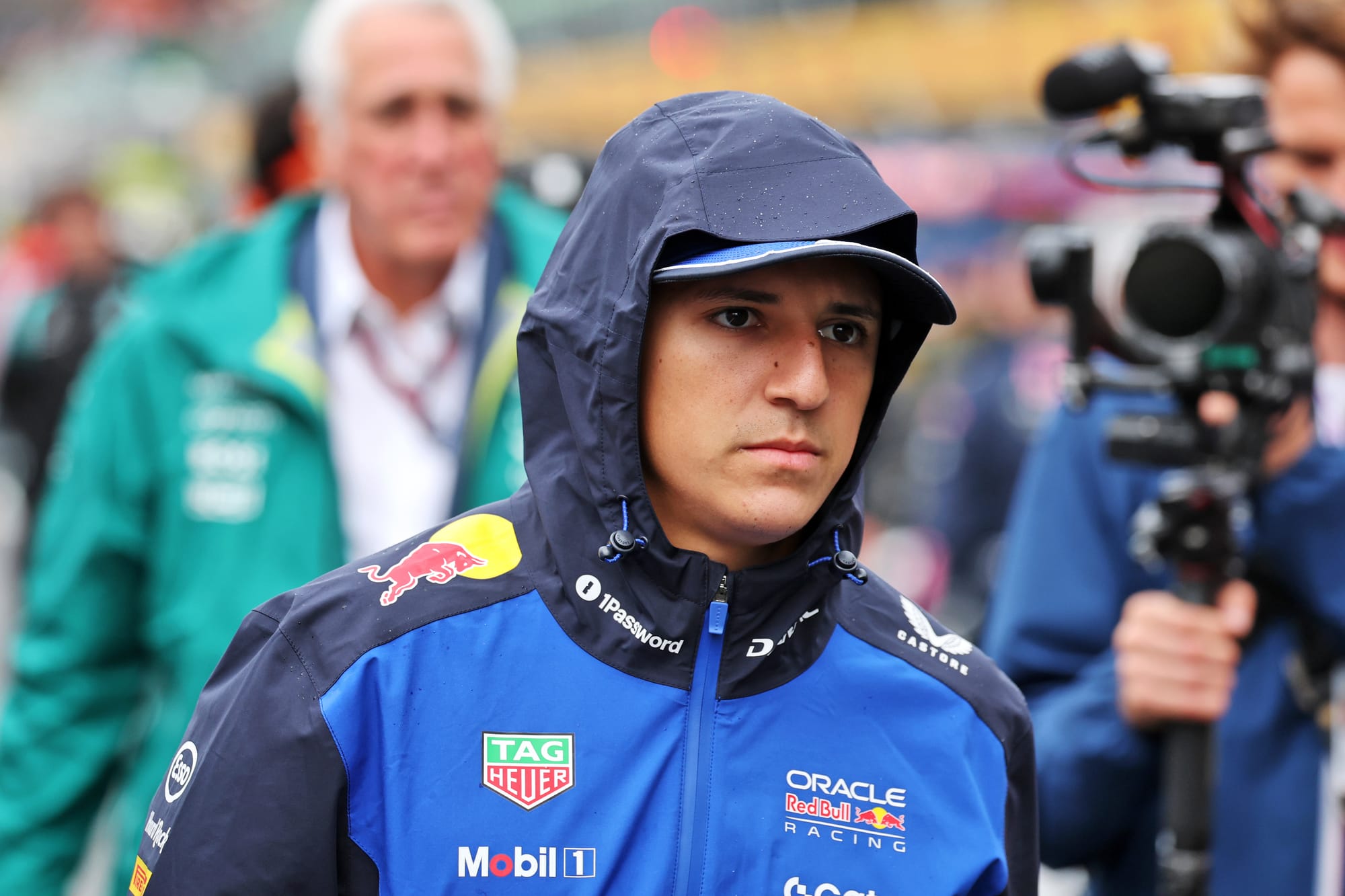 Isack Hadjar encore forfait : Liam Lawson reconduit chez Red Bull pour le Grand Prix d’Espagne à Madring