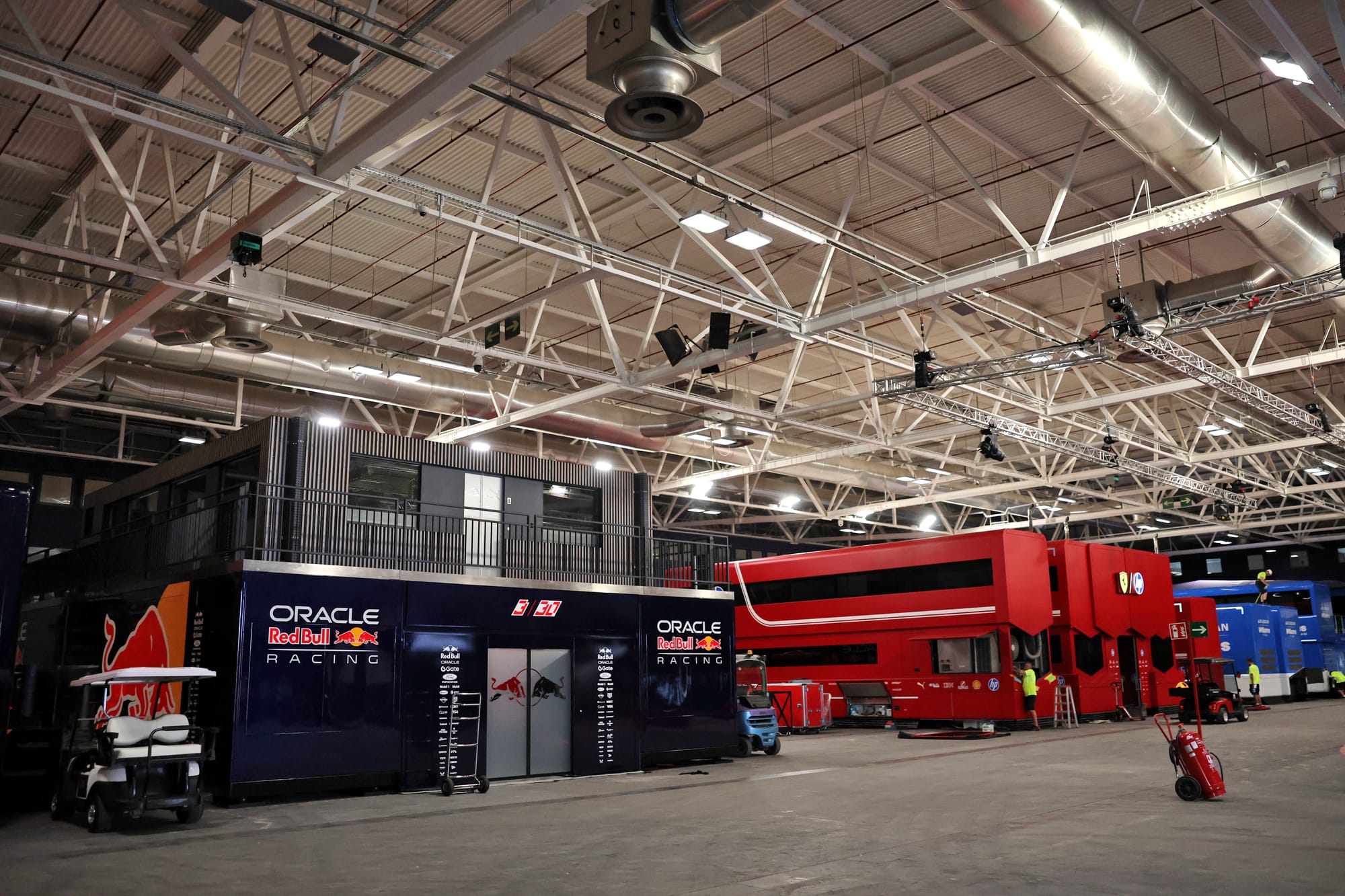 Le paddock de F1 installé autour du complexe IFEMA à Madrid