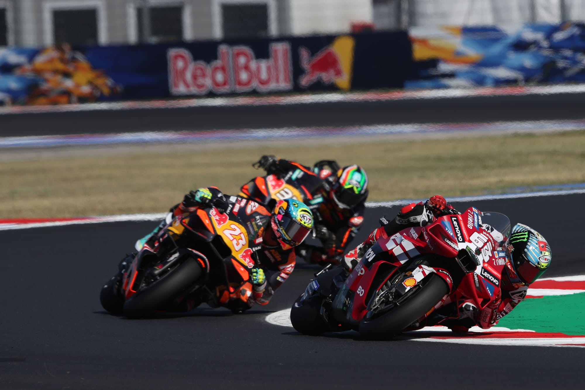 MotoGP à Misano : Marquez frappe fort dans le sprint, Martin limite les dégâts, Bagnaia au plus mal