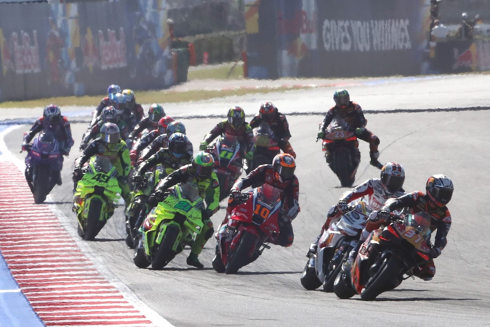 MotoGP à Misano: Marquez s’impose, Bezzecchi chute et le week-end rebat les cartes