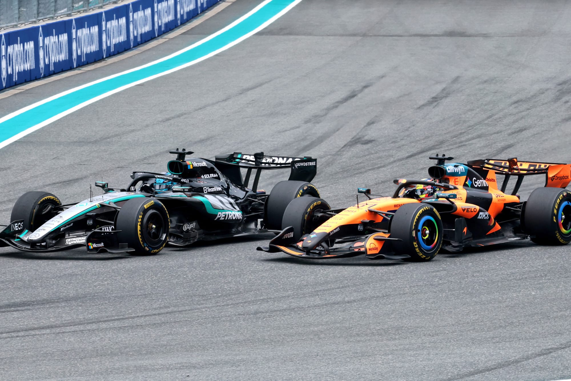 Pourquoi Russell et Piastri peinent avec les F1 2026 : le piège du grip et de l’énergie