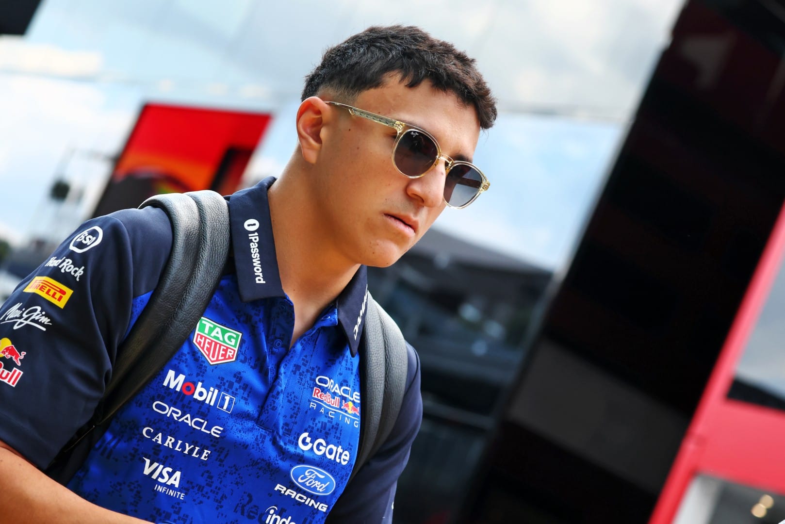 Red Bull prolonge Isack Hadjar pour 2027 aux côtés de Max Verstappen