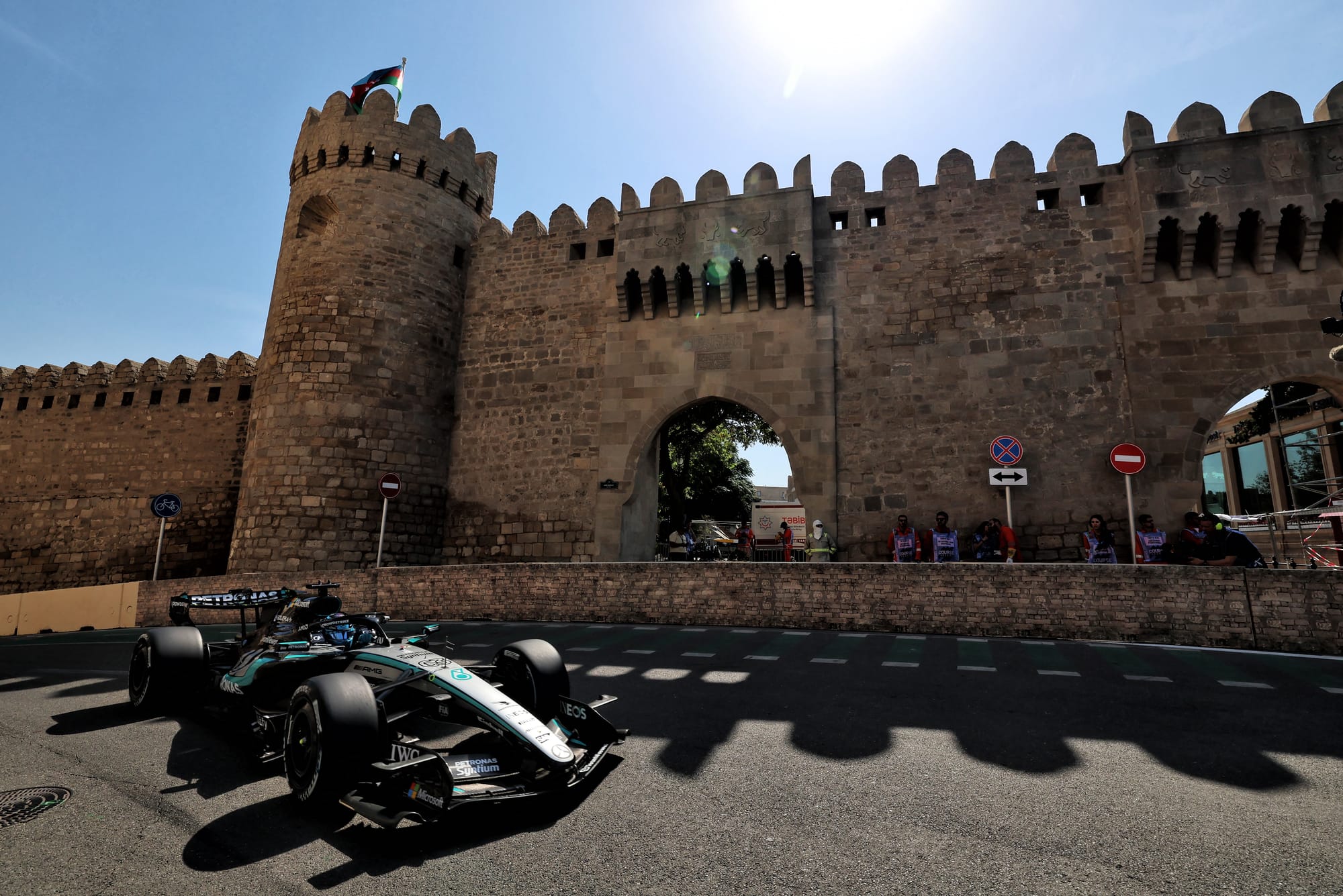 F1 à Bakou : George Russell signe le meilleur temps des essais libres 1