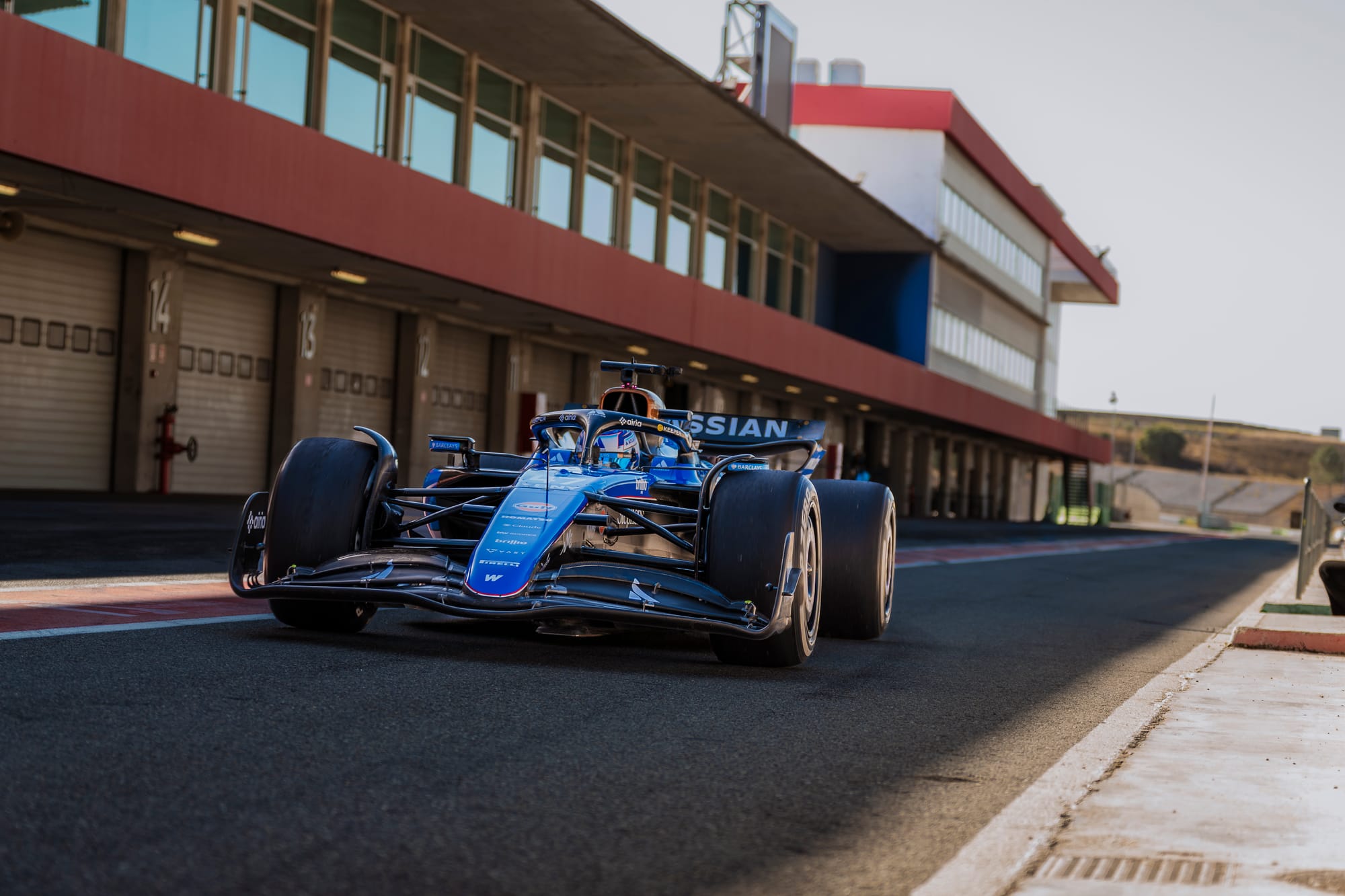 Jamie Chadwick signe un test marquant au volant d’une Williams de Formule 1 à Portimao