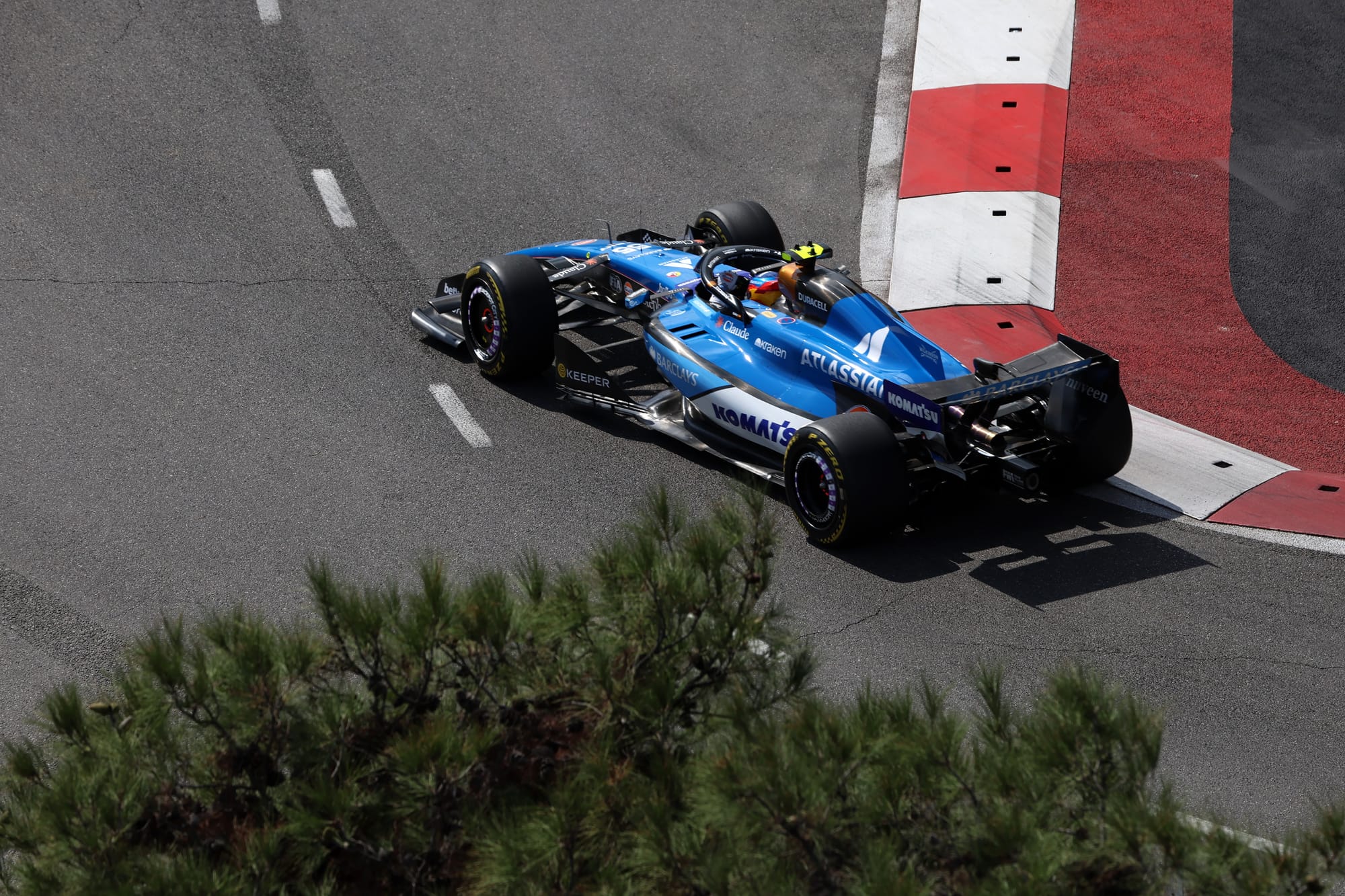 Williams allège sa F1 à Bakou : vrai bond en avant ou simple effet de piste ?