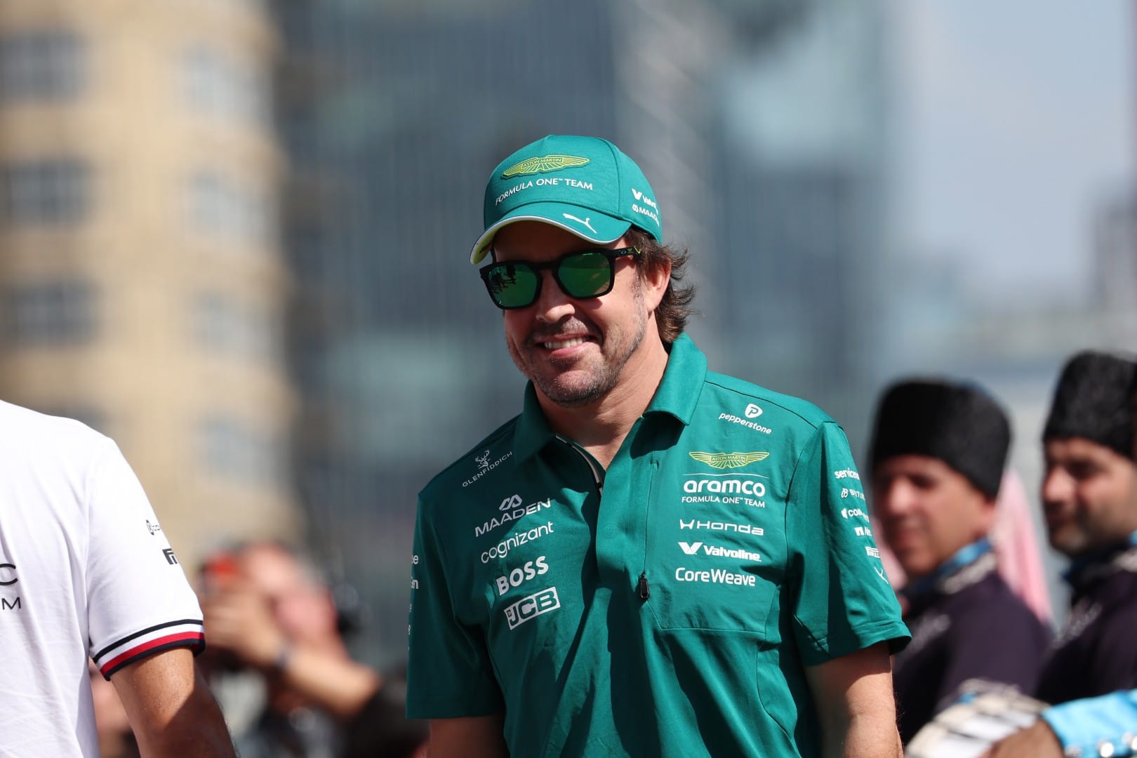 Fernando Alonso rempile chez Aston Martin pour 2027 et repousse encore les limites en Formule 1