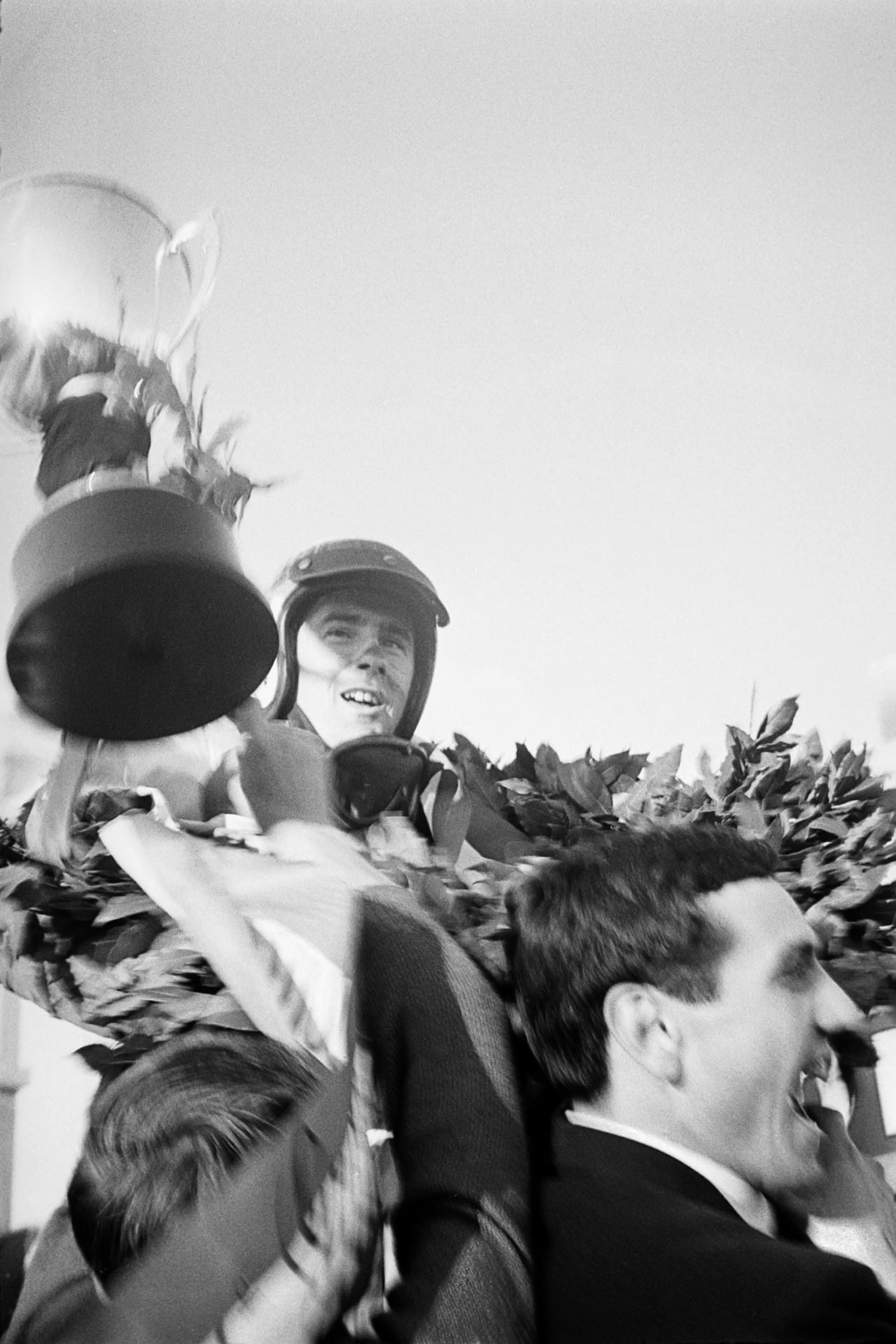 Le premier podium de Jackie Stewart, photographié par le jeune Paul-Henri