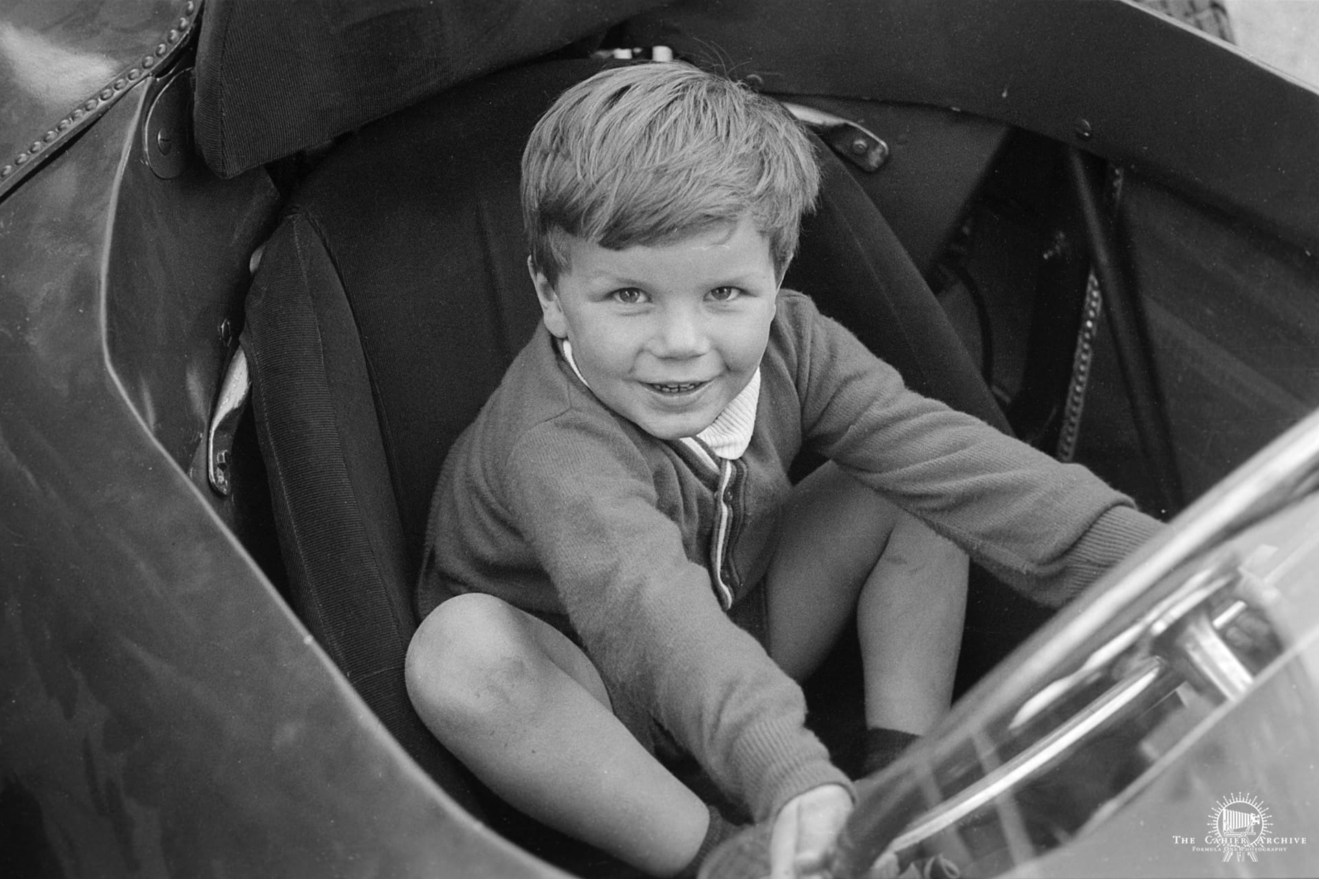 Paul-Henri Cahier assis dans la Maserati 250F de Fangio à Monaco en 1957