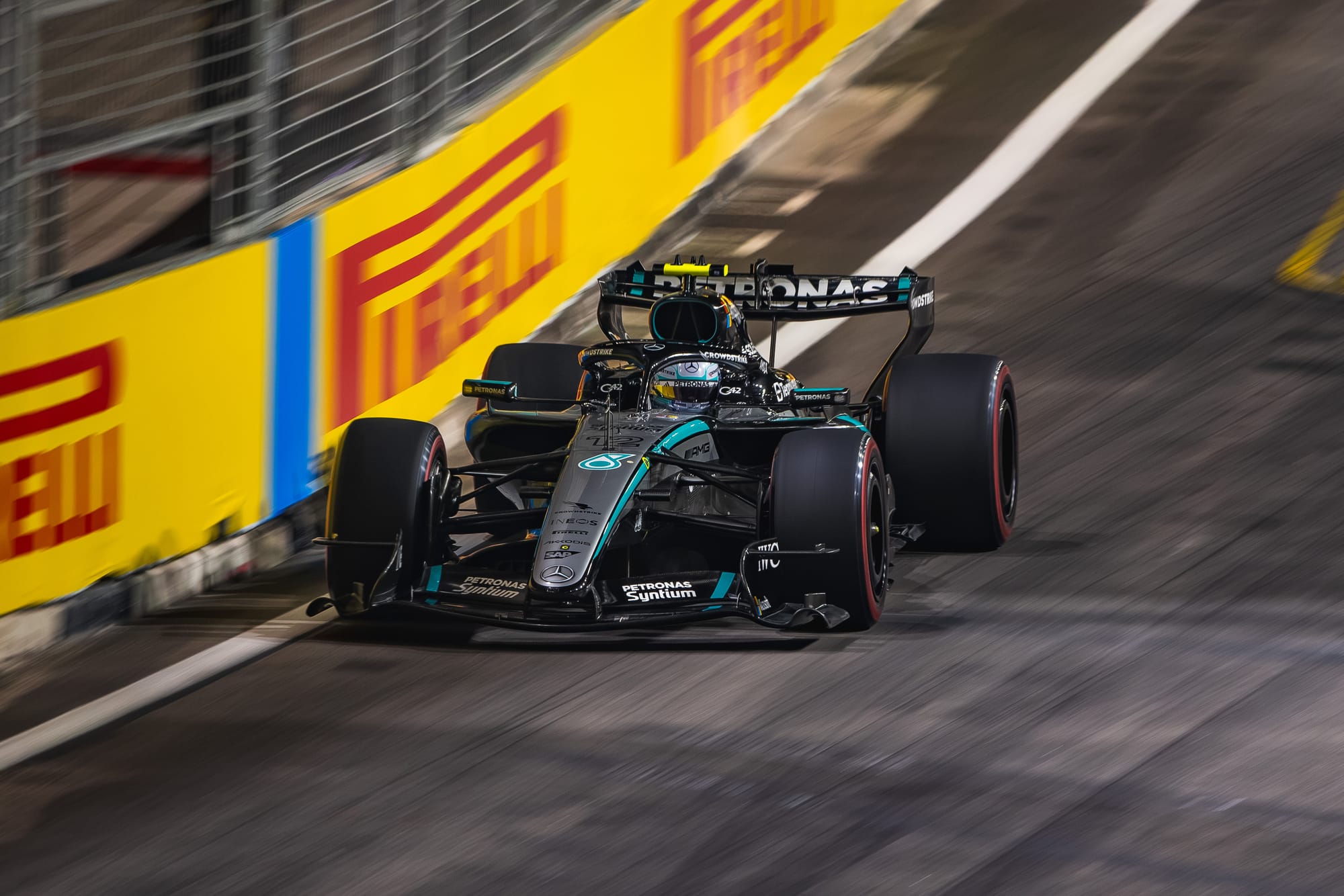 Mercedes face à une alerte technique à Singapour : la nouvelle évolution déjà mise en difficulté