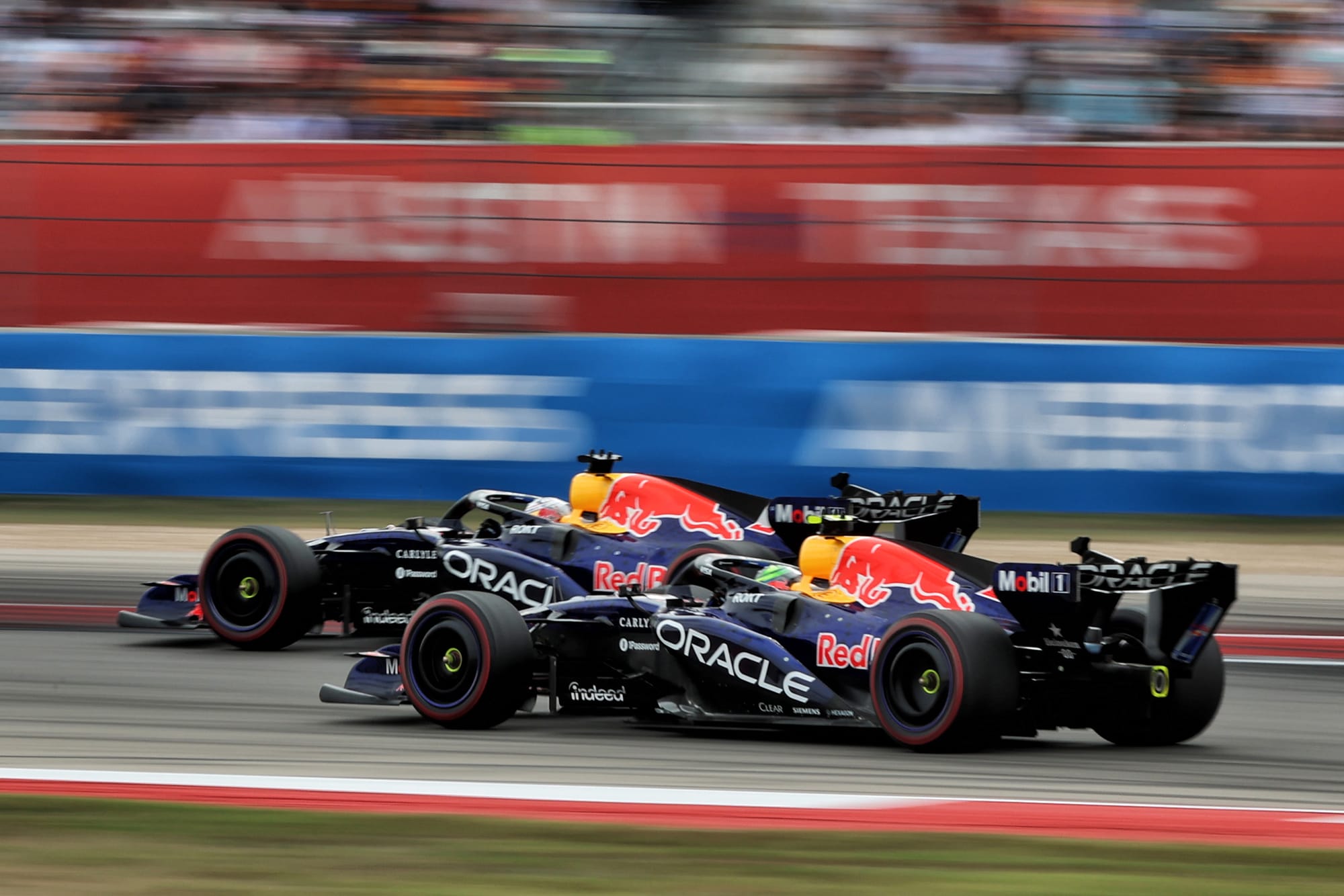 Verstappen et Hadjar explosent de colère après le GP des États-Unis : départs ratés, radio en panne et stratégie contestée