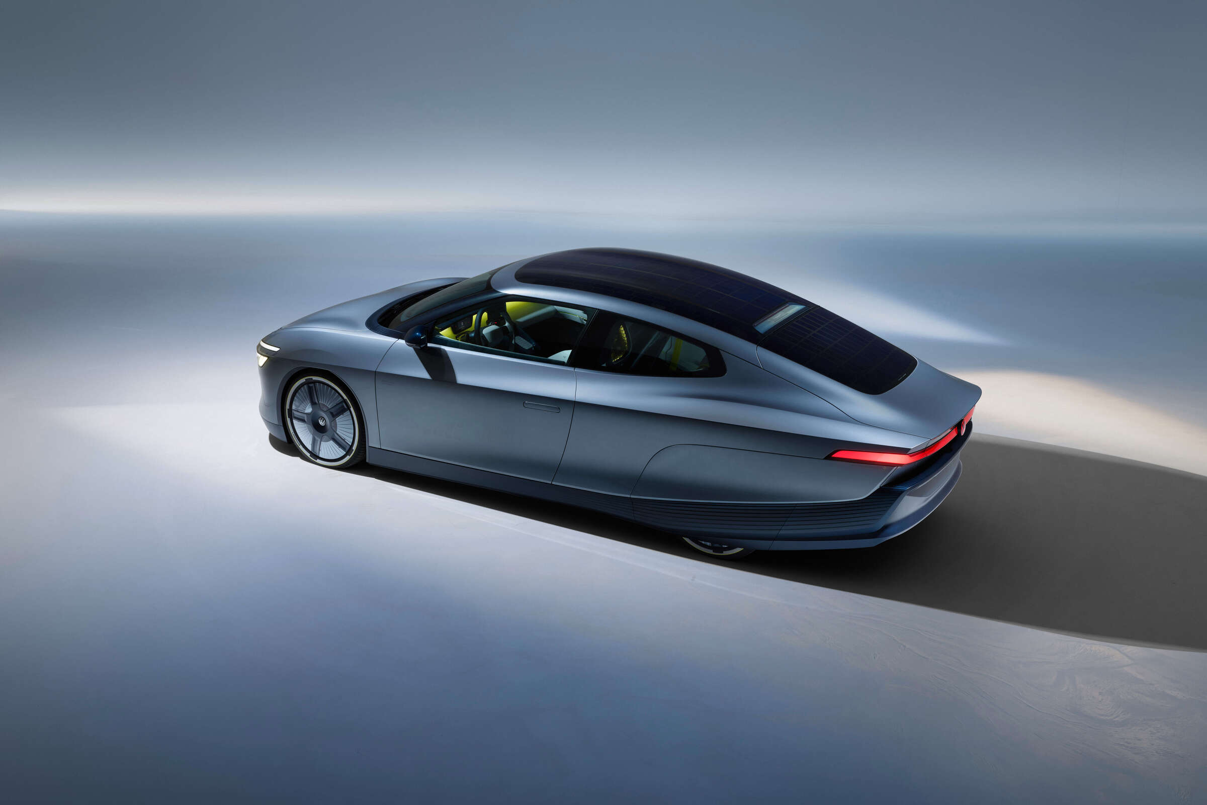Concept Volkswagen Mission Efficiency montrant le toit solaire et des détails extérieurs