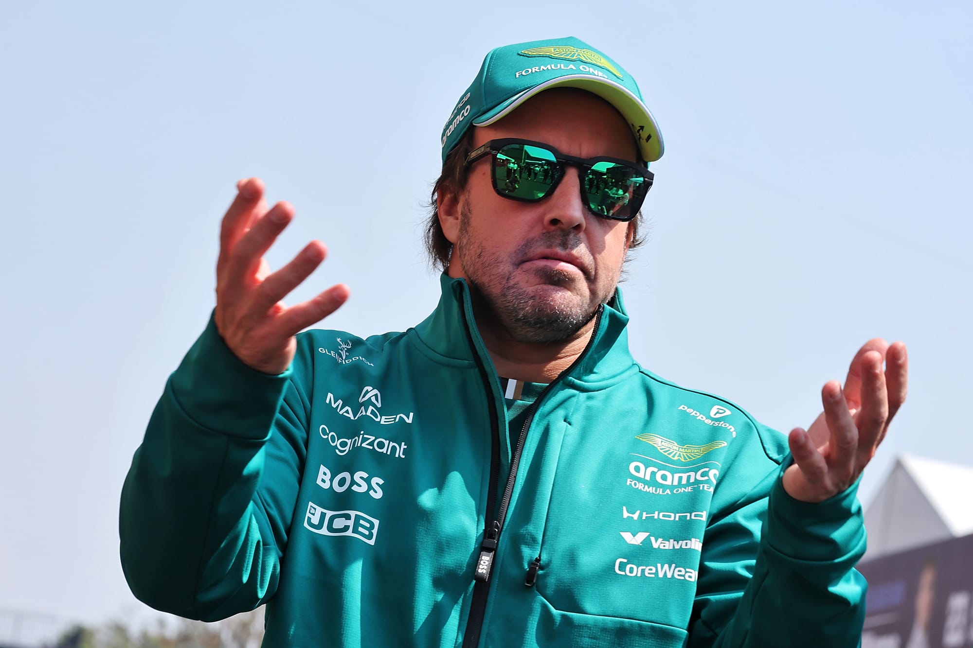 Alonso attaque le niveau du bas de grille en F1, ses rivaux répliquent