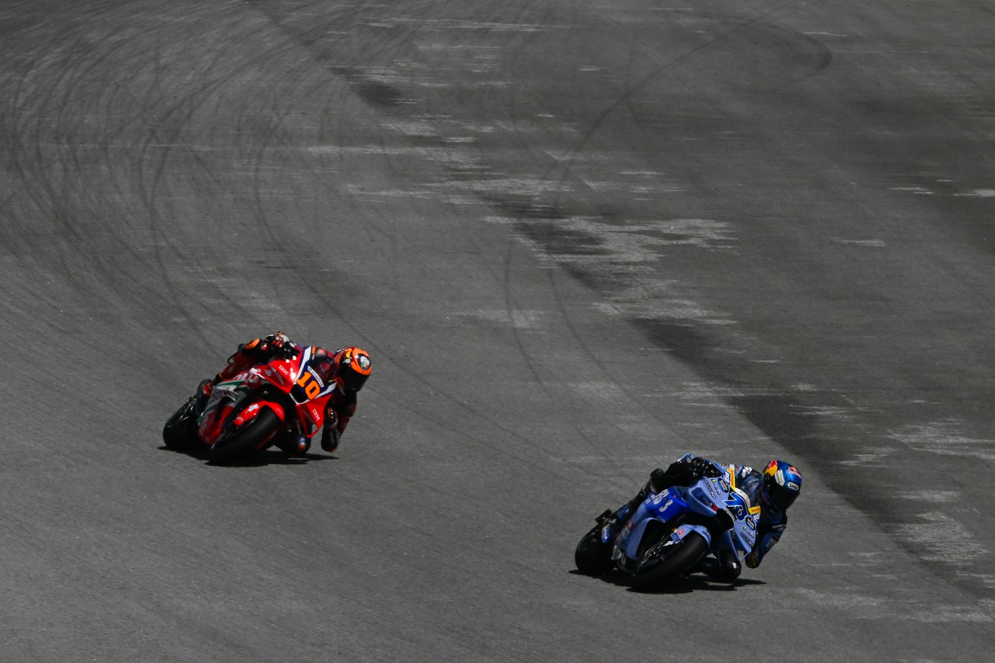 MotoGP à Sepang : l’asphalte se délite et les pilotes tirent la sonnette d’alarme avant le Grand Prix de Malaisie