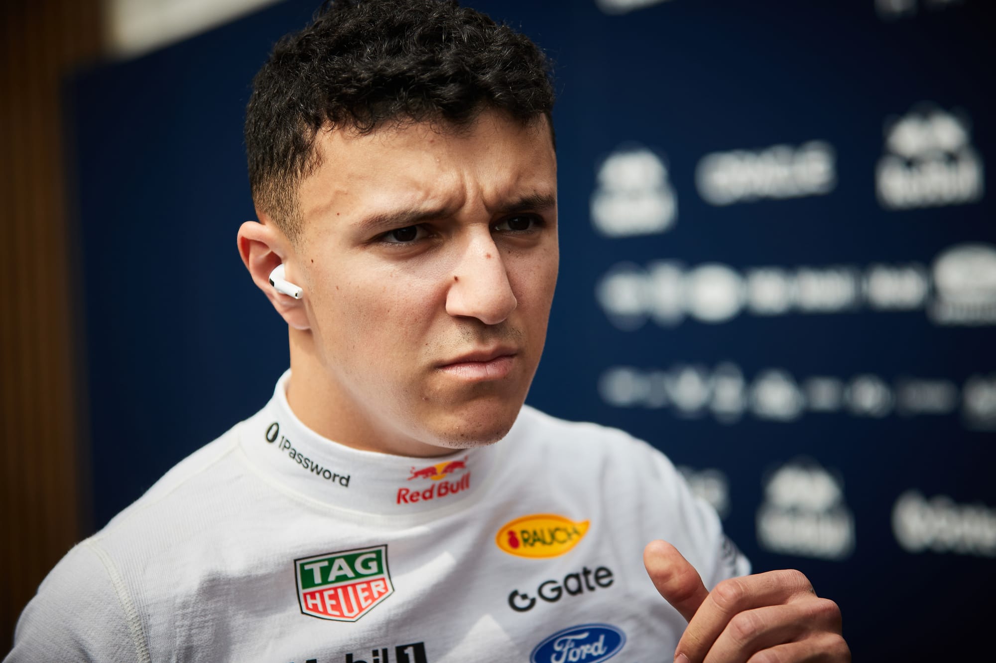 Isack Hadjar averti après une altercation dans le paddock au GP du Mexique