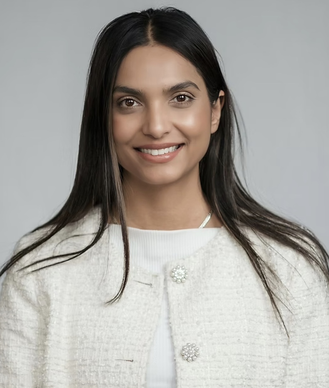 Dr Simmy Kaur headshot