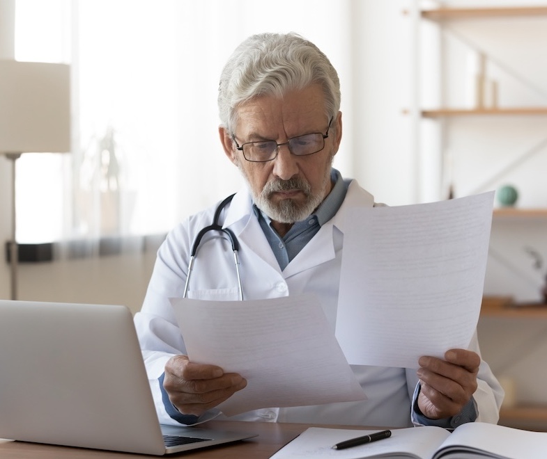 zenni method - doctor reviewing notes