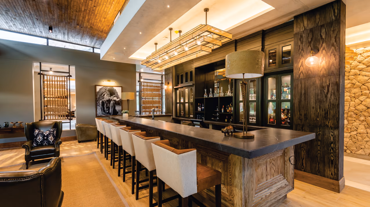 Classic Bar Counter & Backbar Unit