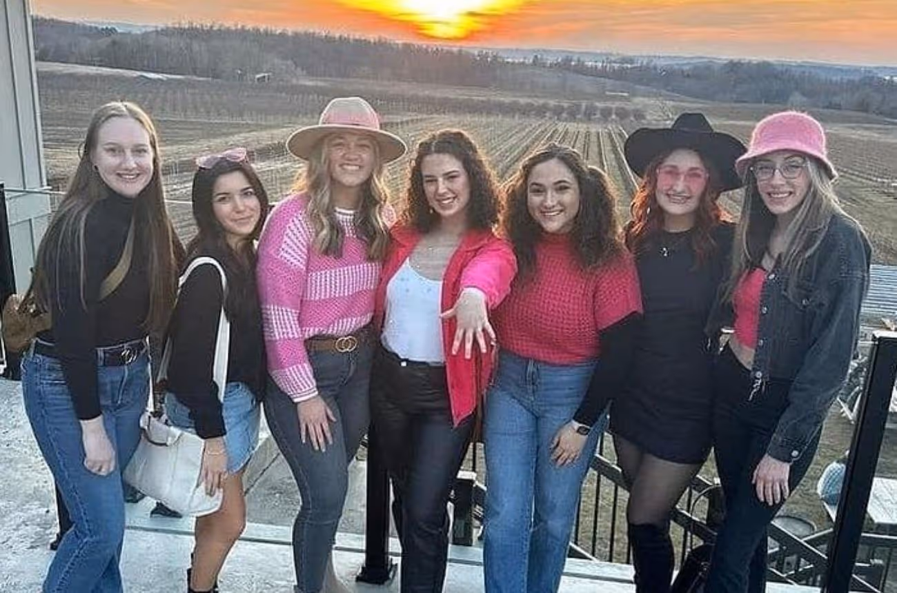 NON BUS 4 Winery Traverse City Wine Tour on Old Mission Peninsula.jpg