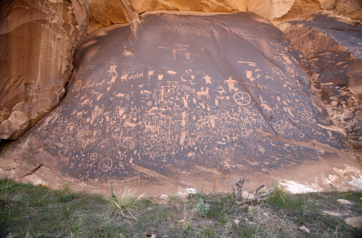 Newspaper Rock State Historic Monument (San Juan Co.)