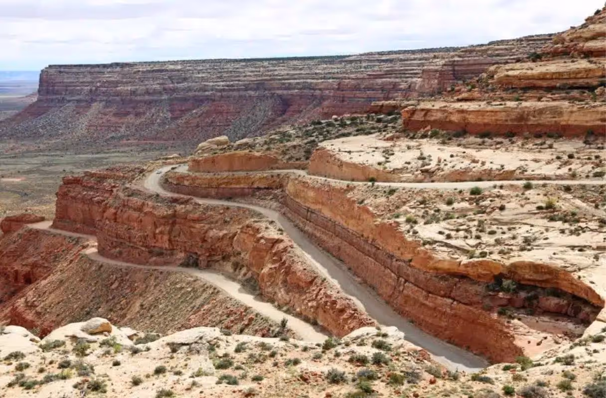 Moki Dugway (UT-261, Cedar Mesa)
