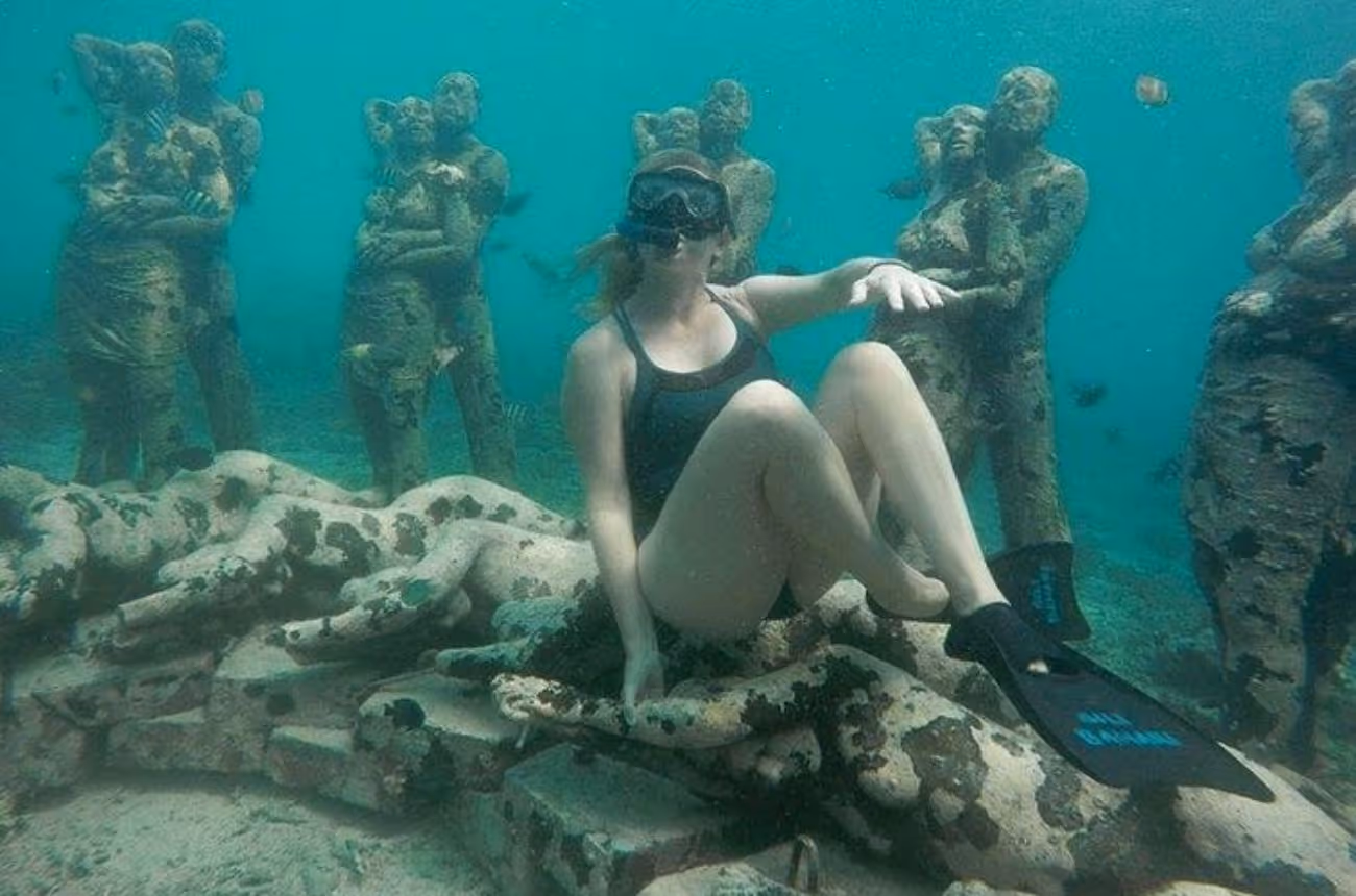 Spend a full-day exploring all three Gili Islands from Lombok—snorkeling in crystal-clear bays, relaxing on white-sand beaches, and glimpsing marine life and coral structures.