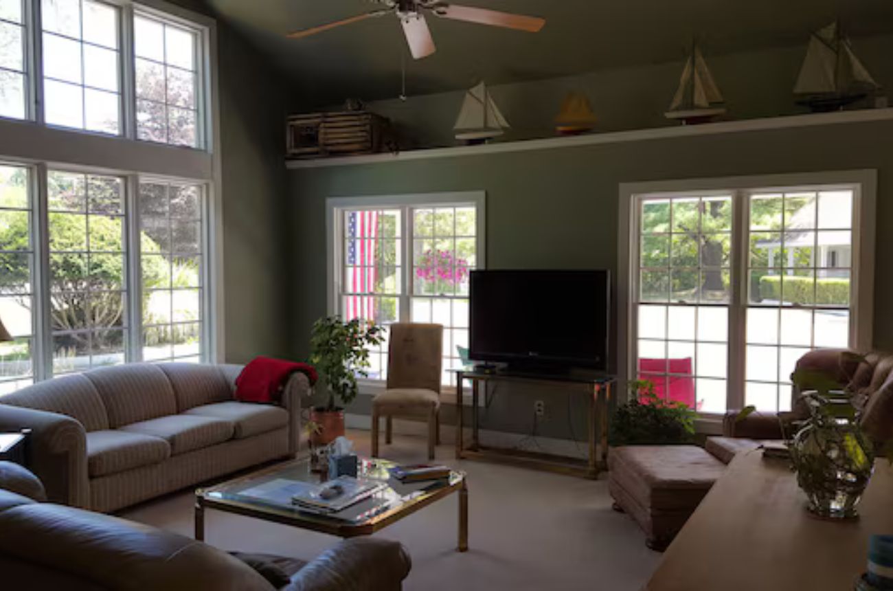 Captain’s Quarters Motel