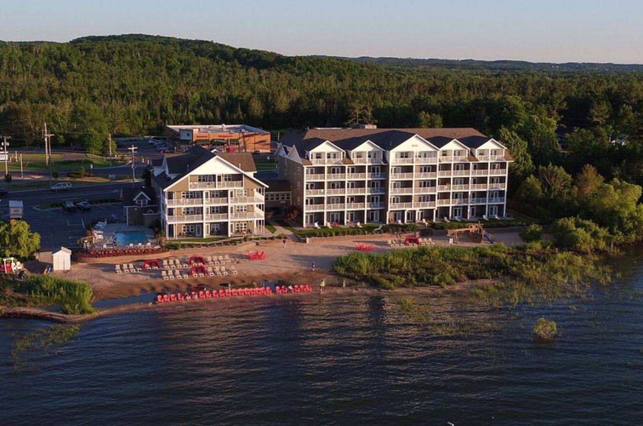 Cherry Tree Inn & Suites