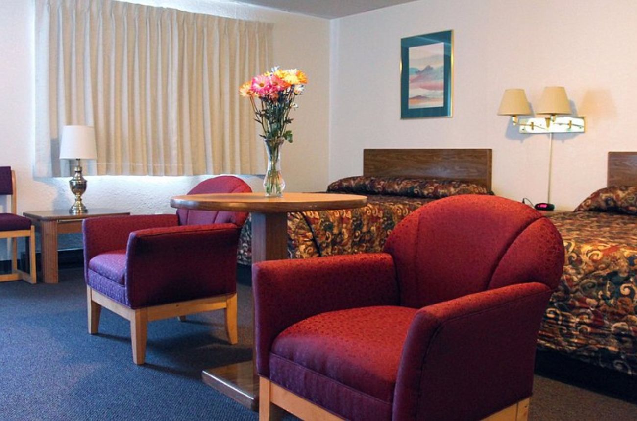 Budget Host Crestview Inn