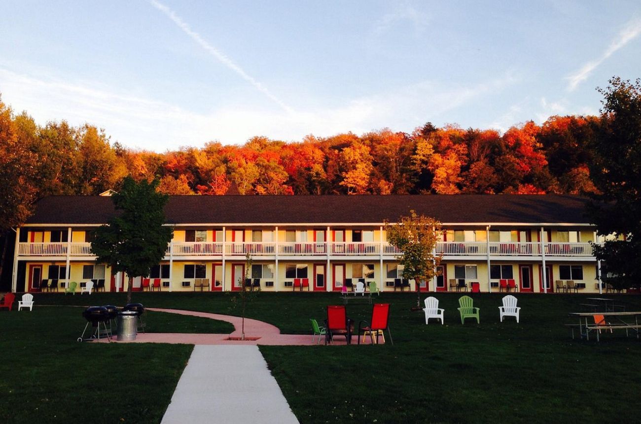 Sunset Motel on the Bay