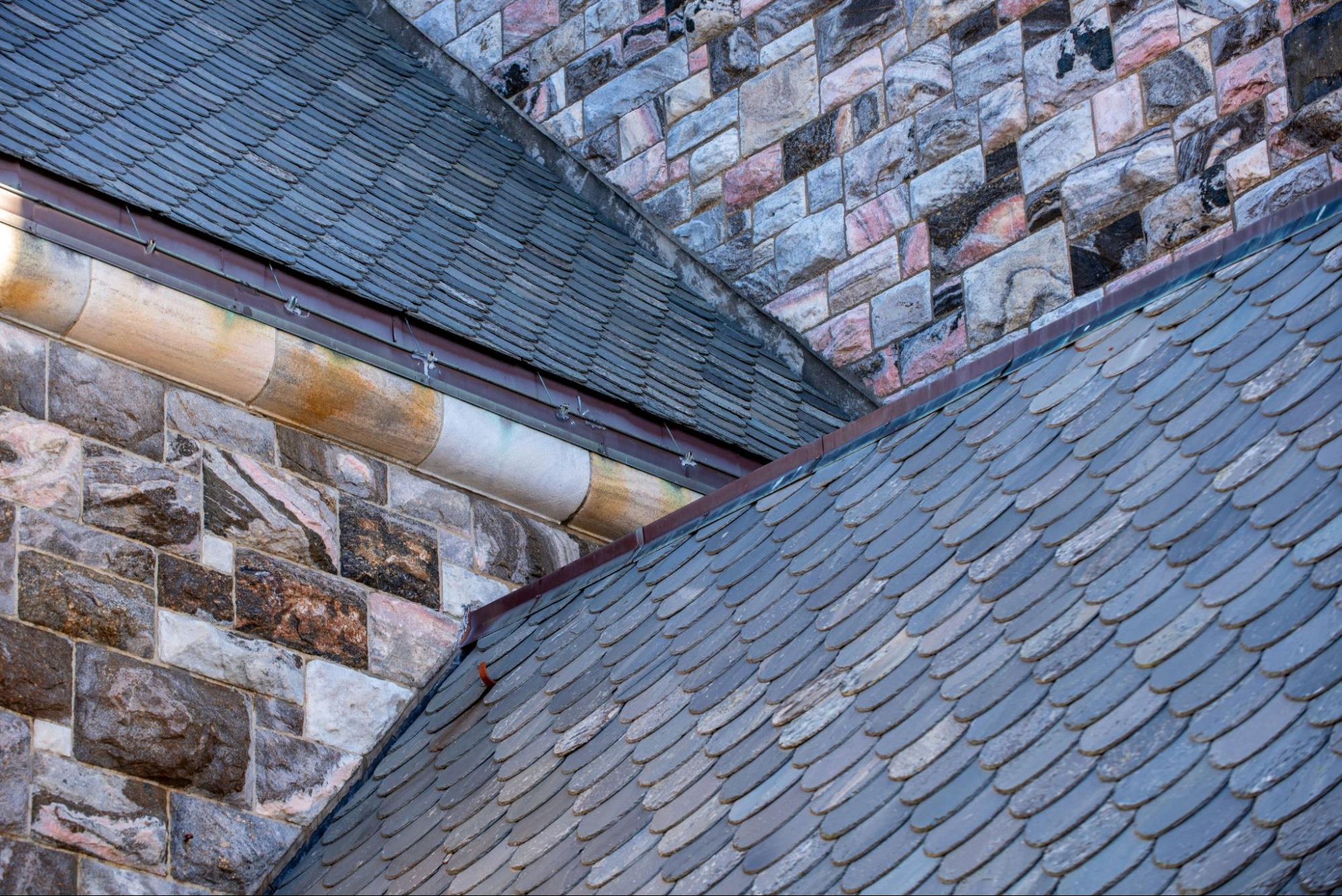How to properly maintain a slate roof in Quebec