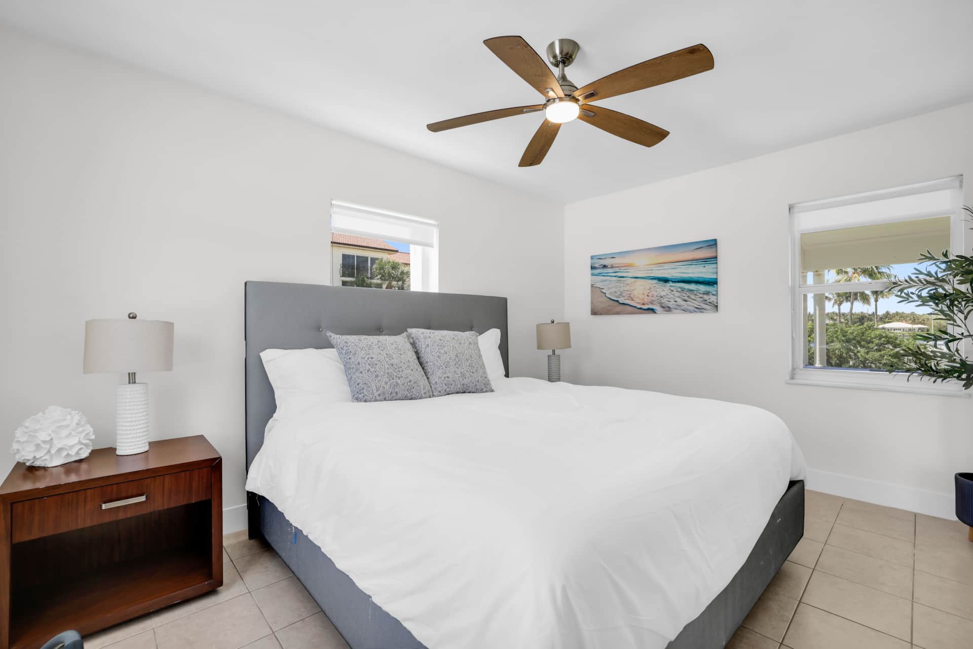 Falcon room