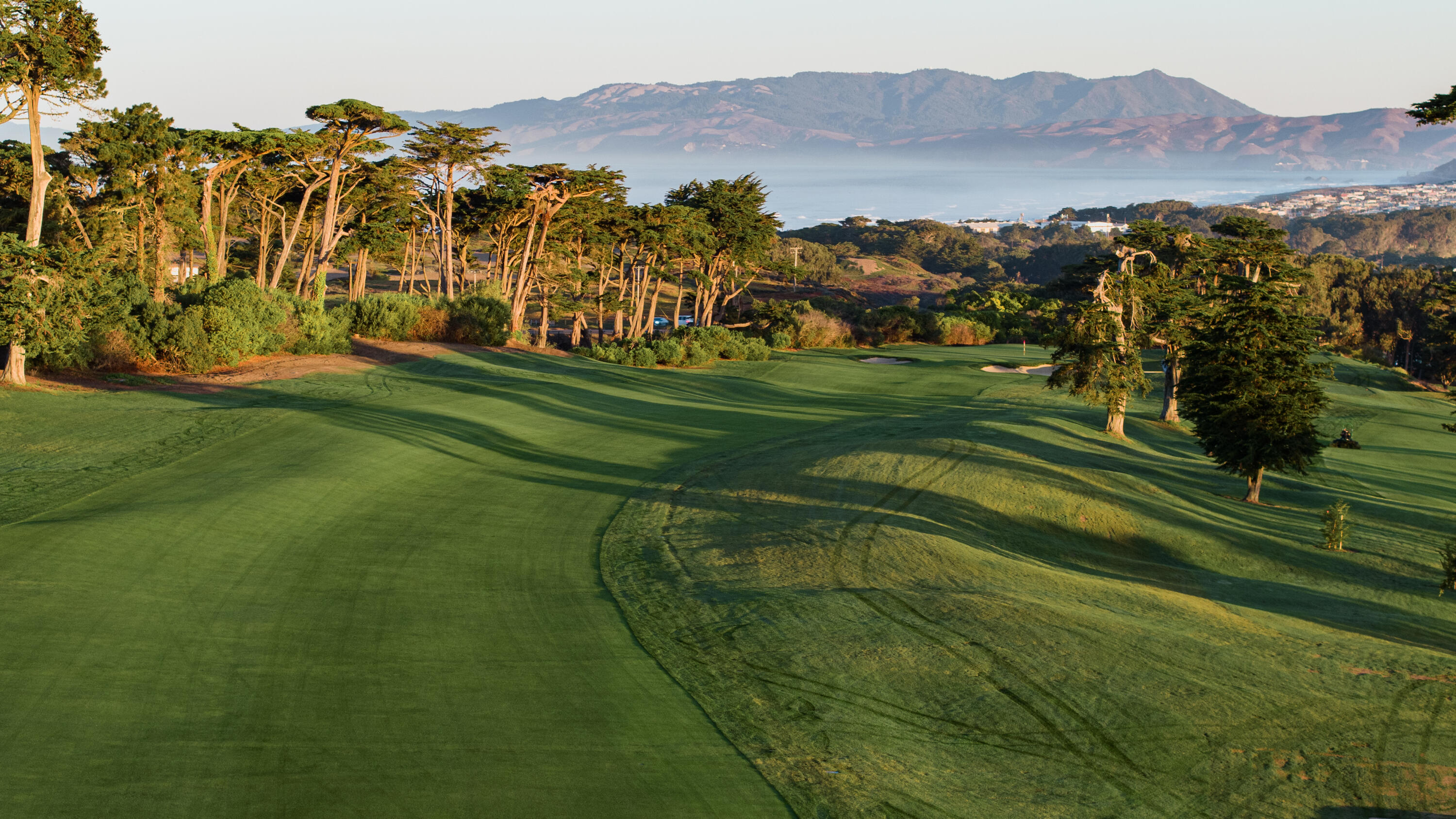 Hole 1 at The Olympic Club's Lake Course (photo: Fried Egg Golf)