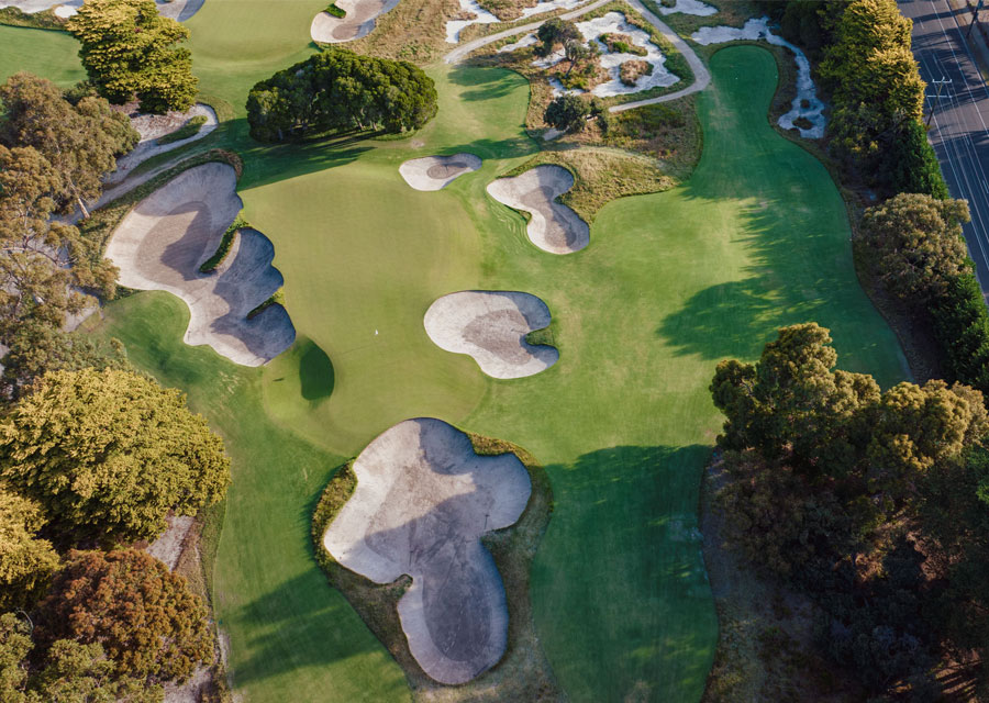 Bunkers around the fourth green at Victoria (Fried Egg Golf)