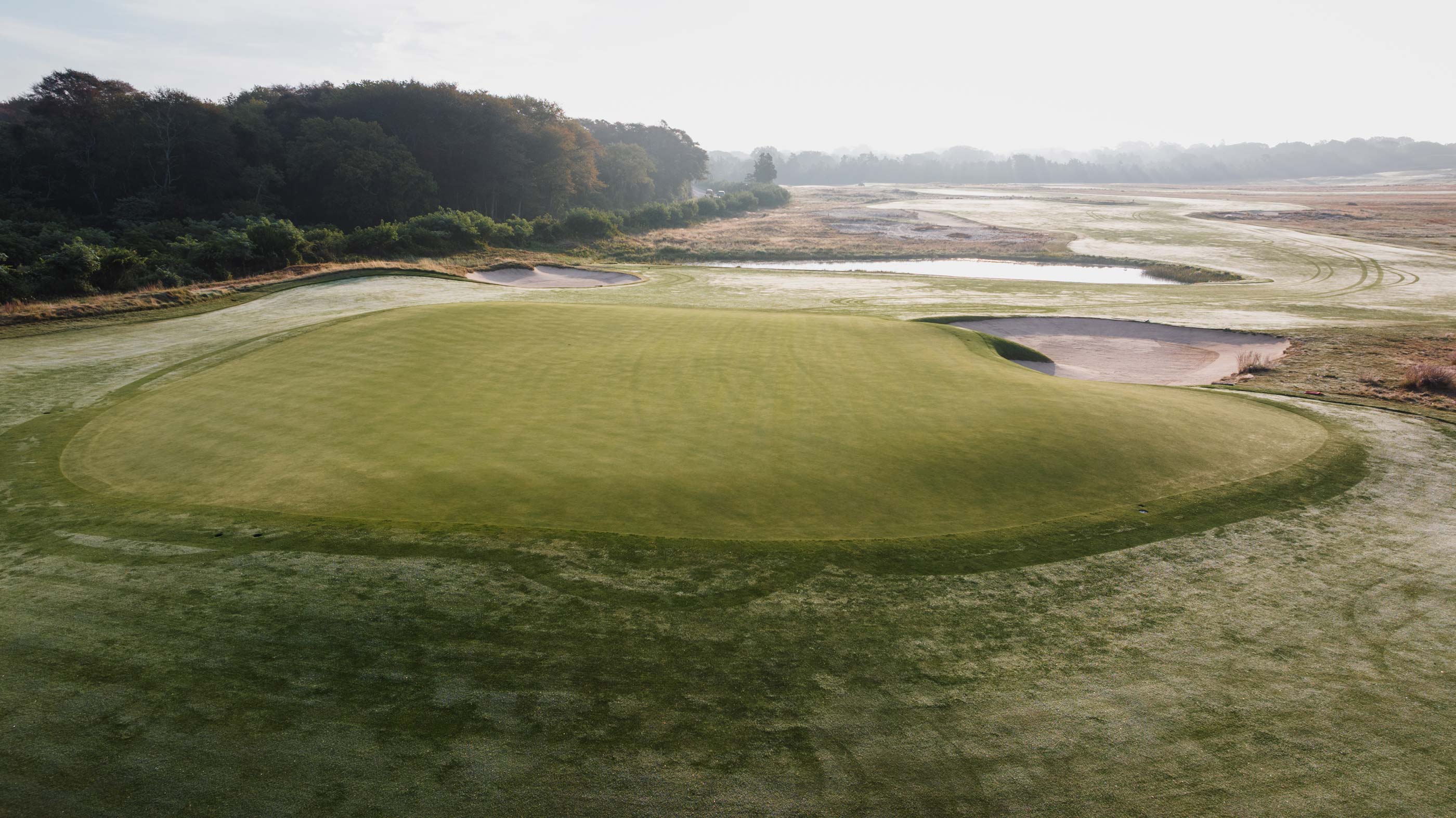 The sixth green at Shinnecock Hills (Fried Egg Golf)