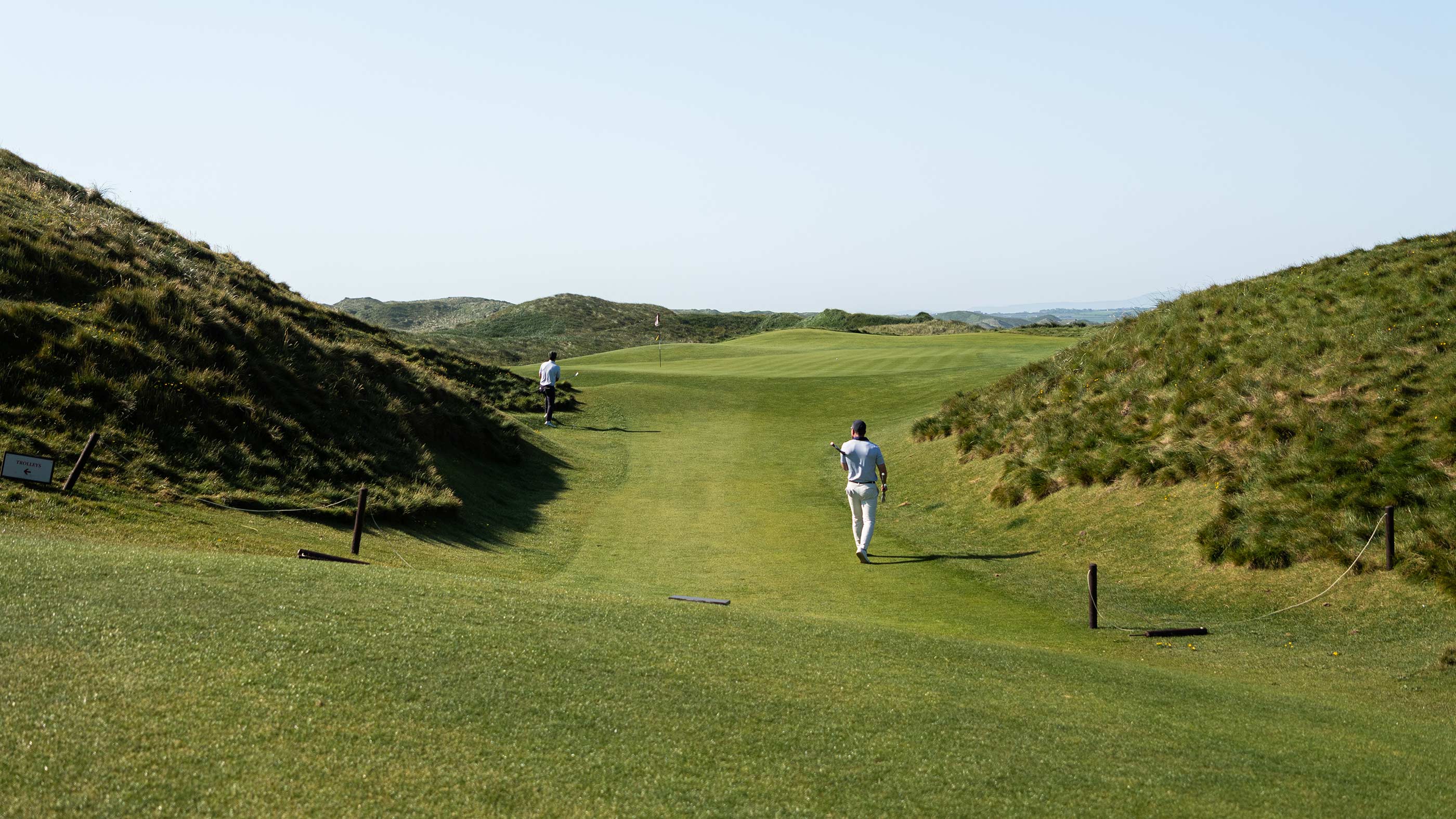 Narrowing approach to the 11th green at Ballybunion Old (Fried Egg Golf)