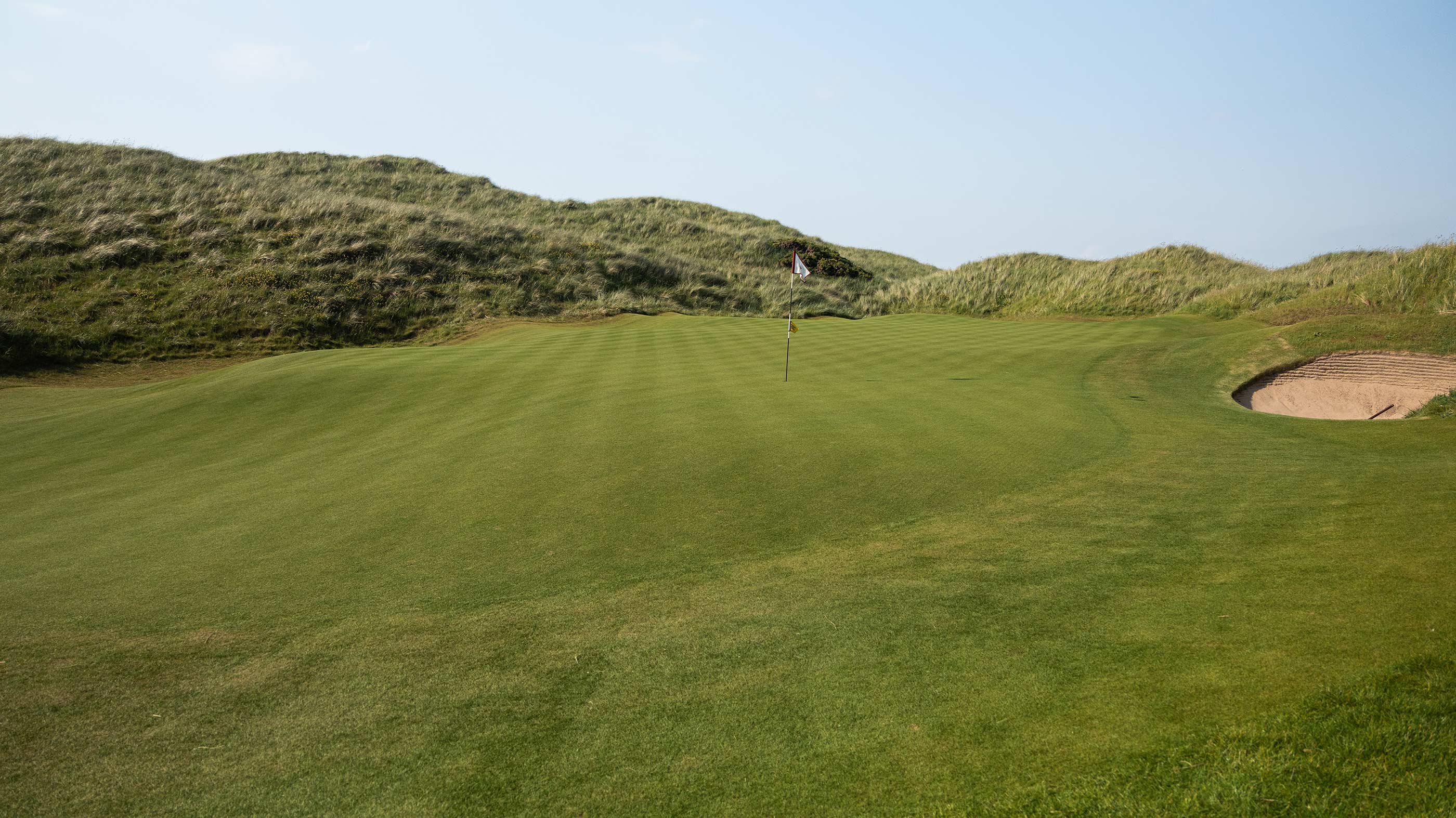 The 18th green at Ballybunion Old (Fried Egg Golf)