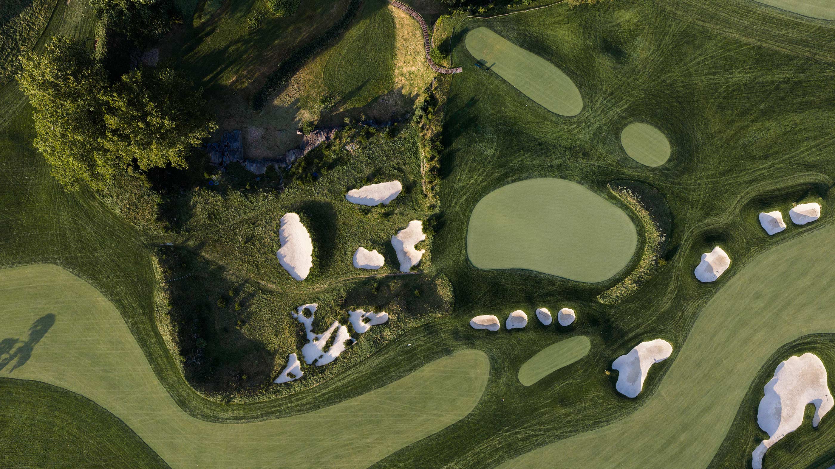 Above the quarry on the 16th hole at Merion East (Fried Egg Golf)