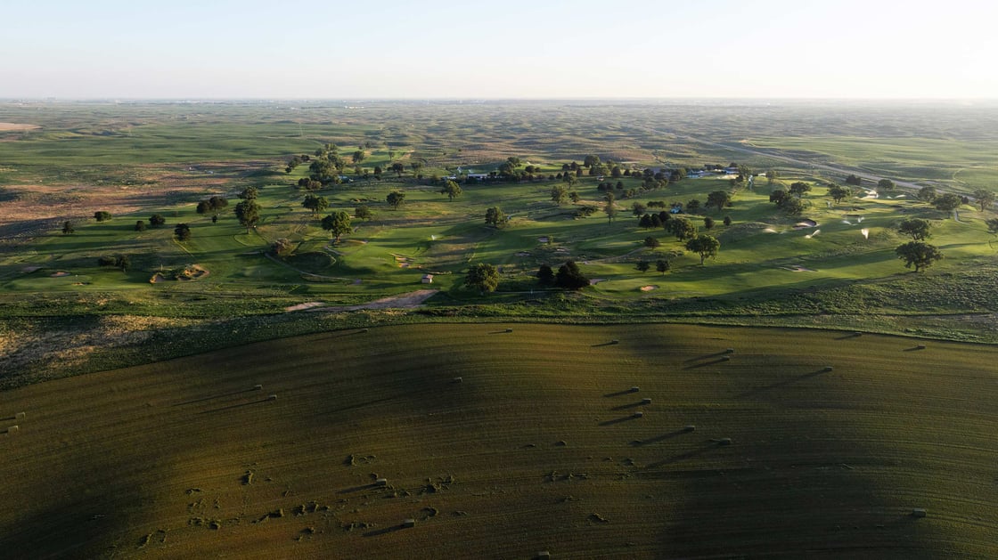 6a861ad28f900d1c5f92e8a3_Full-Course-DJI_0812