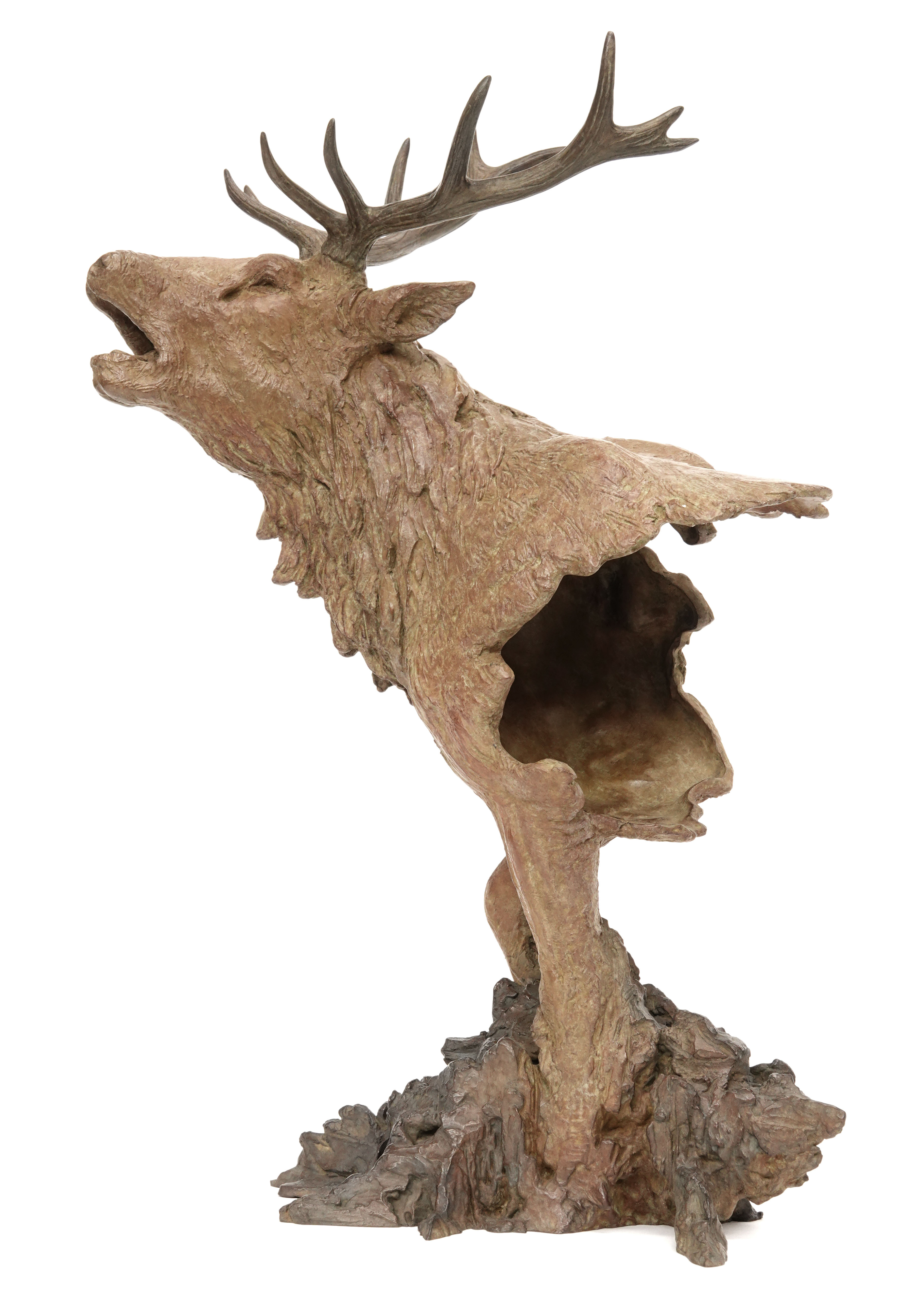 Sculpture en bronze "L'écho de la forêt" par Pierre-Jean Chabert – Une interprétation artistique d'un cerf en plein brame, capturant la force et la majesté de l'animal dans son environnement naturel. La texture détaillée et les formes fragmentées créent un effet saisissant, symbolisant le lien entre l'animal et la nature.