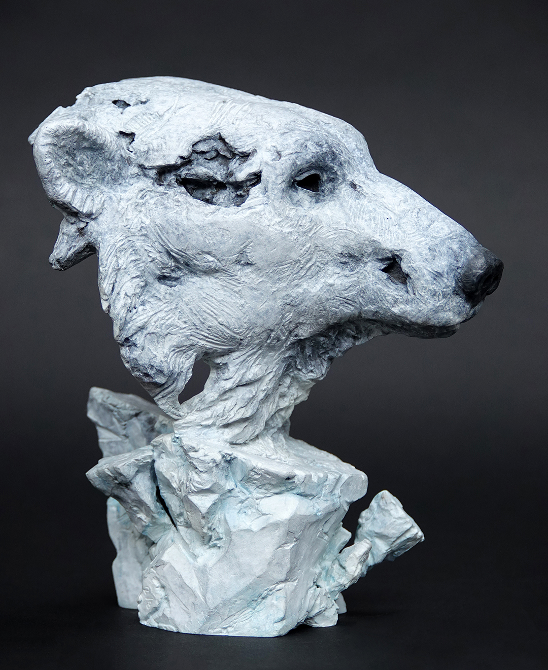 White patina bronze polar bear bust created by Pierre Jean Chabert