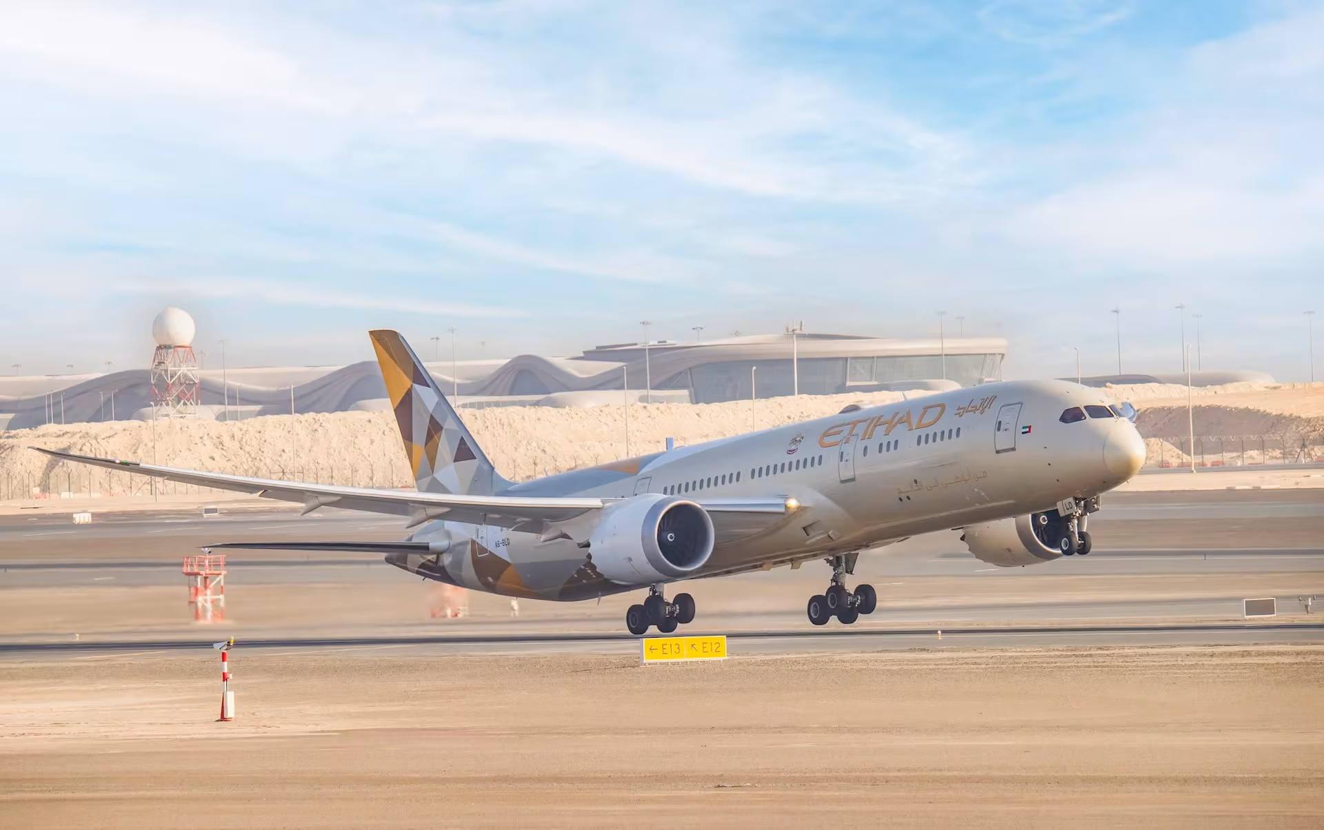 Etihad's Boeing 787-9 Dreamliner takes off in Abu Dhabi